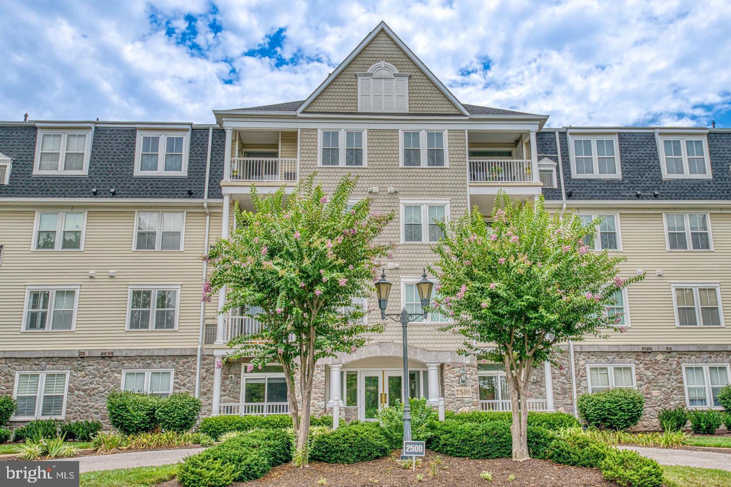 2500 Waterside DRIVE Unit: 303