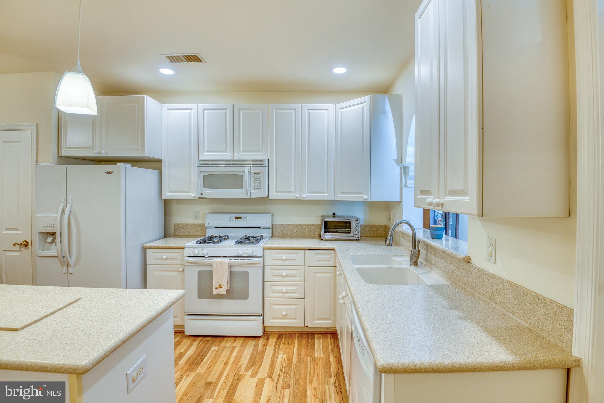 2500 Waterside DRIVE Unit: 303