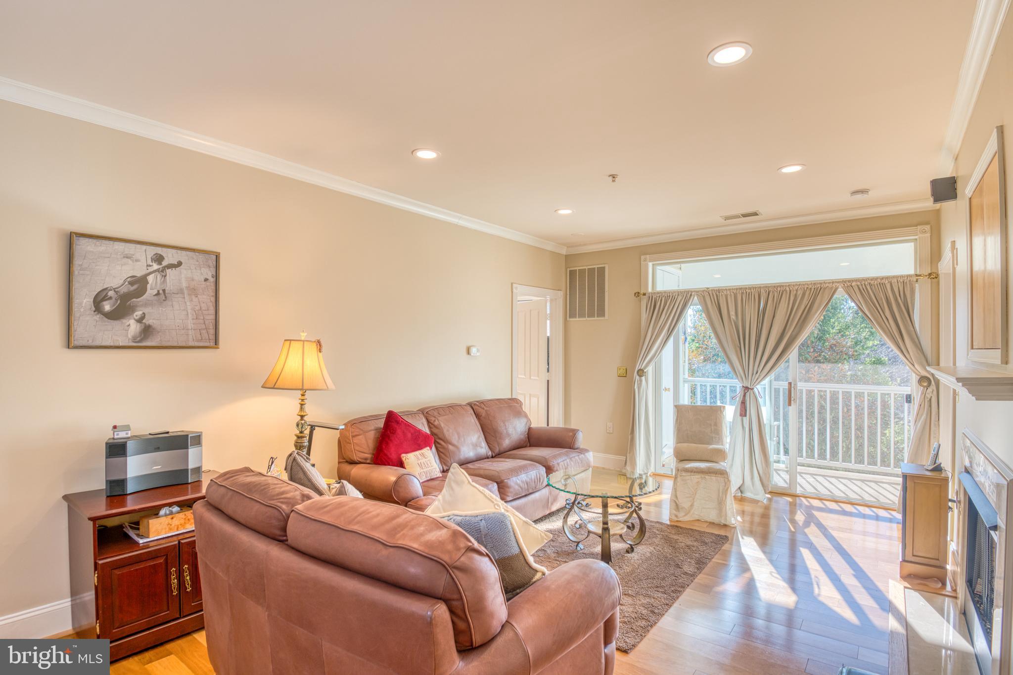 2500 Waterside DRIVE Unit: 303