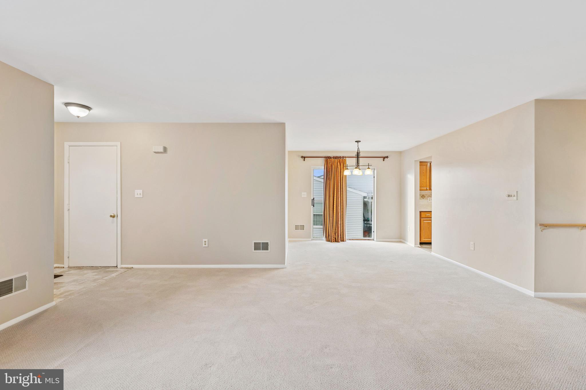 5692 Crabapple DRIVE