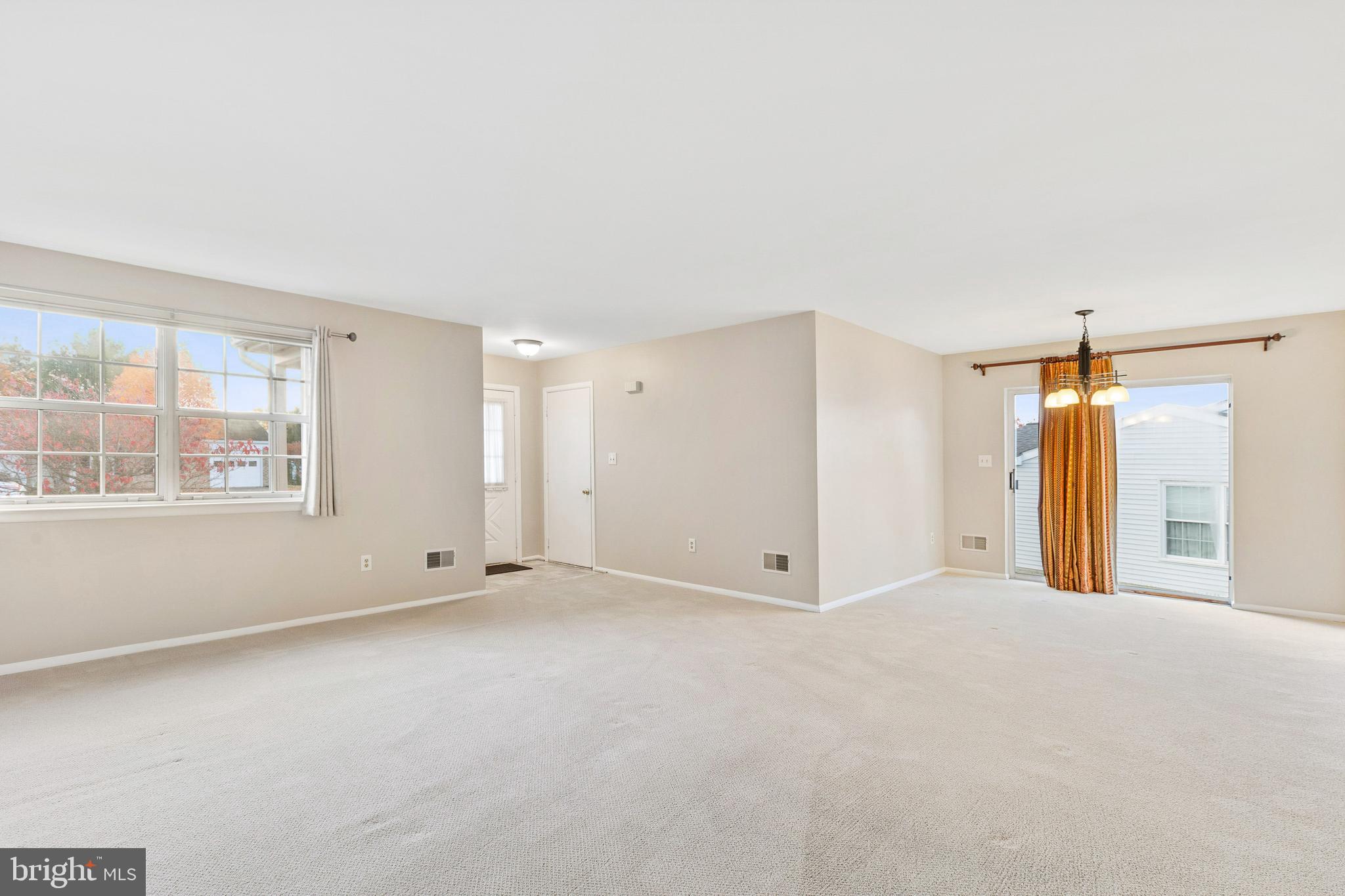 5692 Crabapple DRIVE