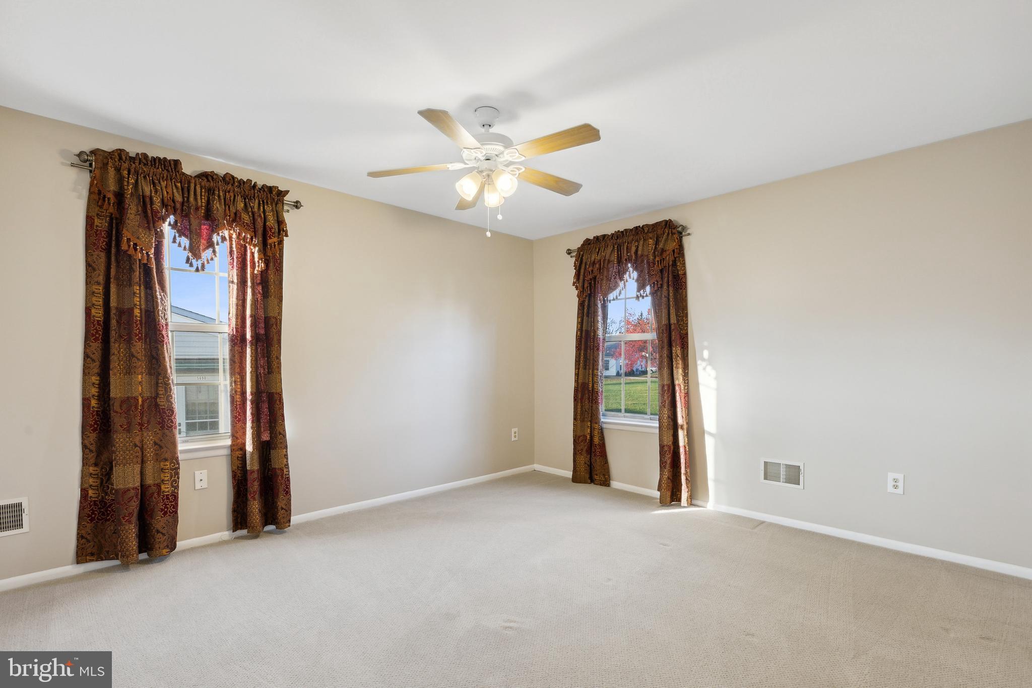 5692 Crabapple DRIVE