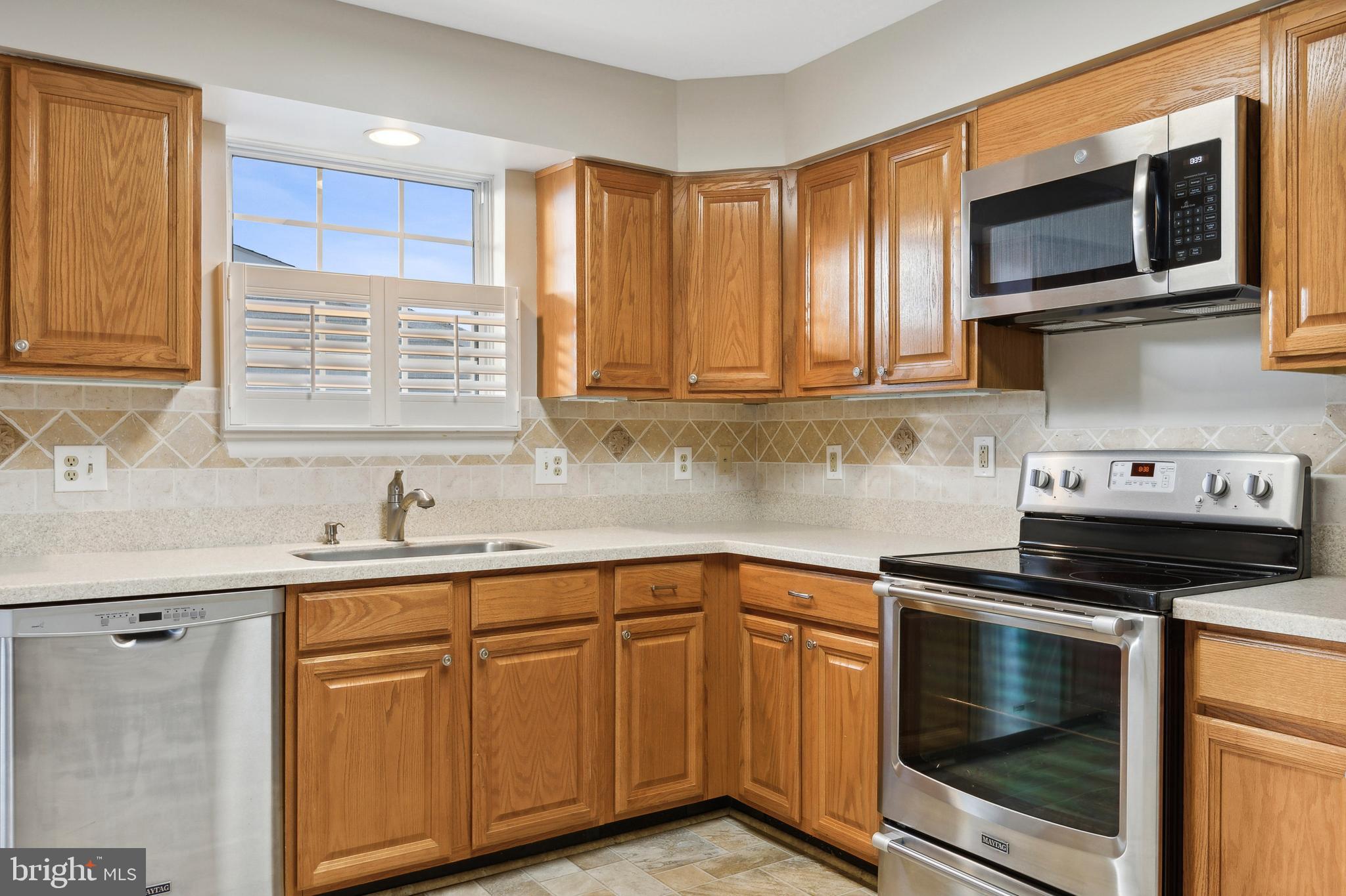 5692 Crabapple DRIVE