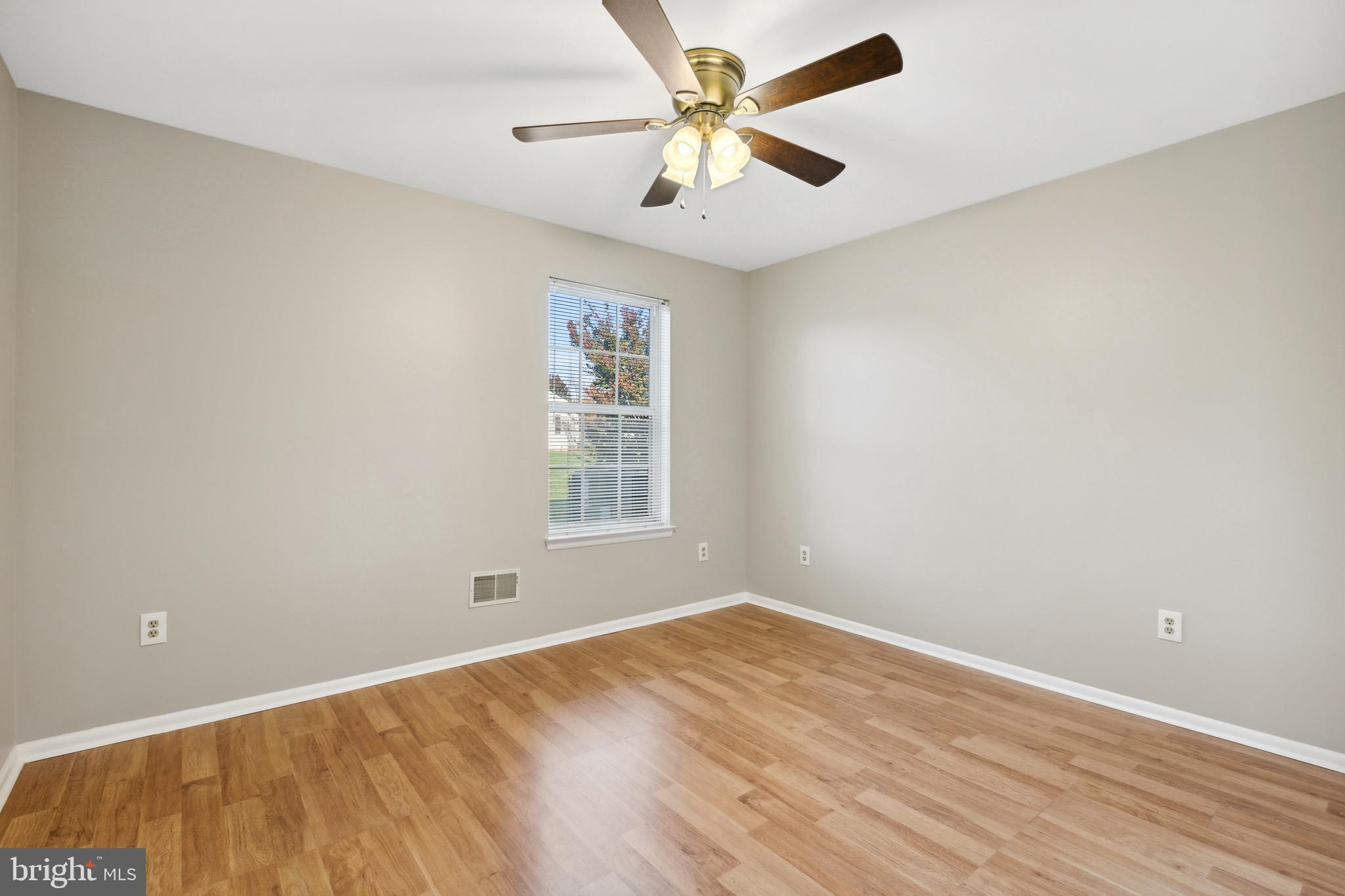 5692 Crabapple DRIVE