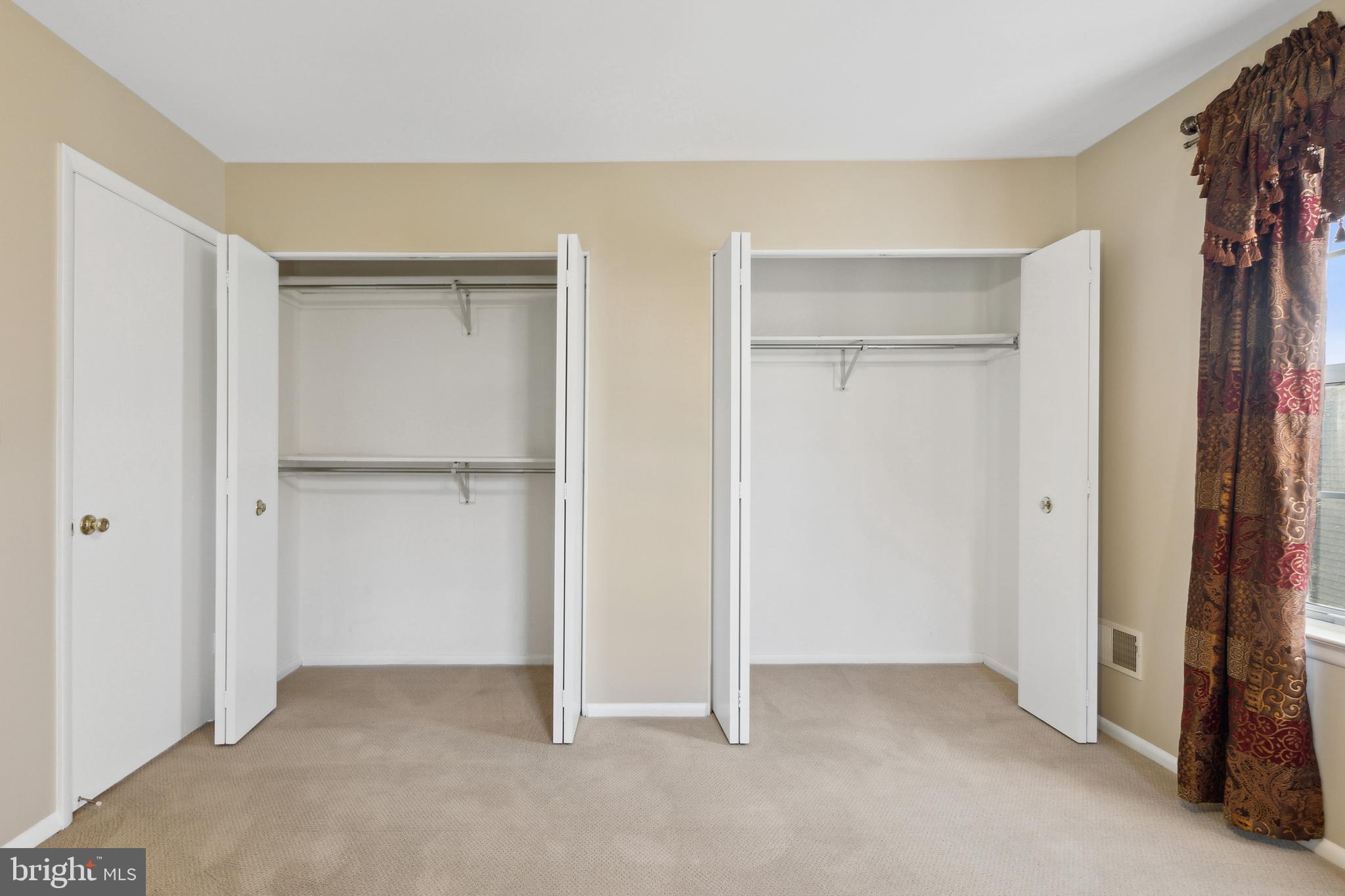 5692 Crabapple DRIVE
