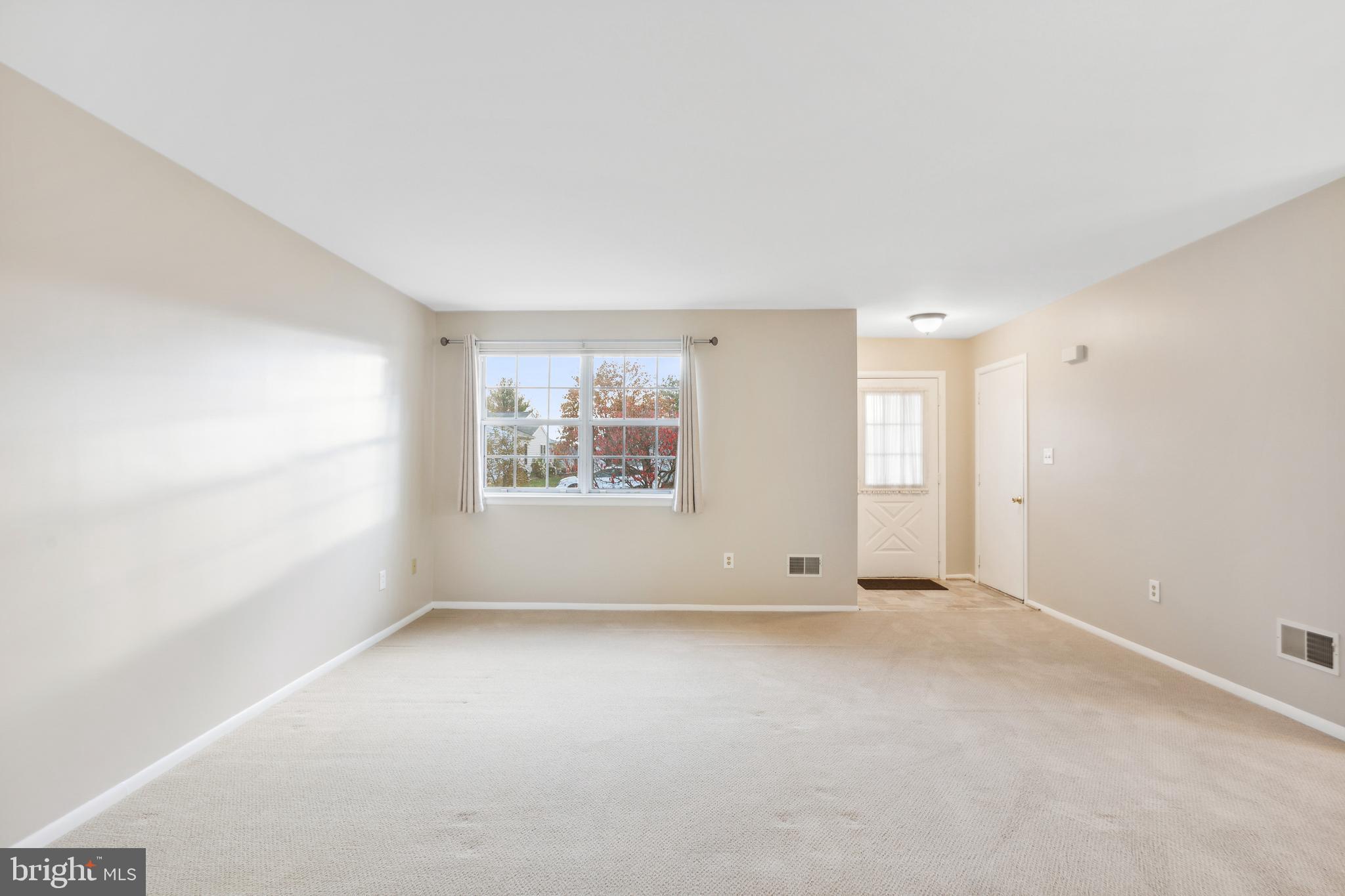 5692 Crabapple DRIVE