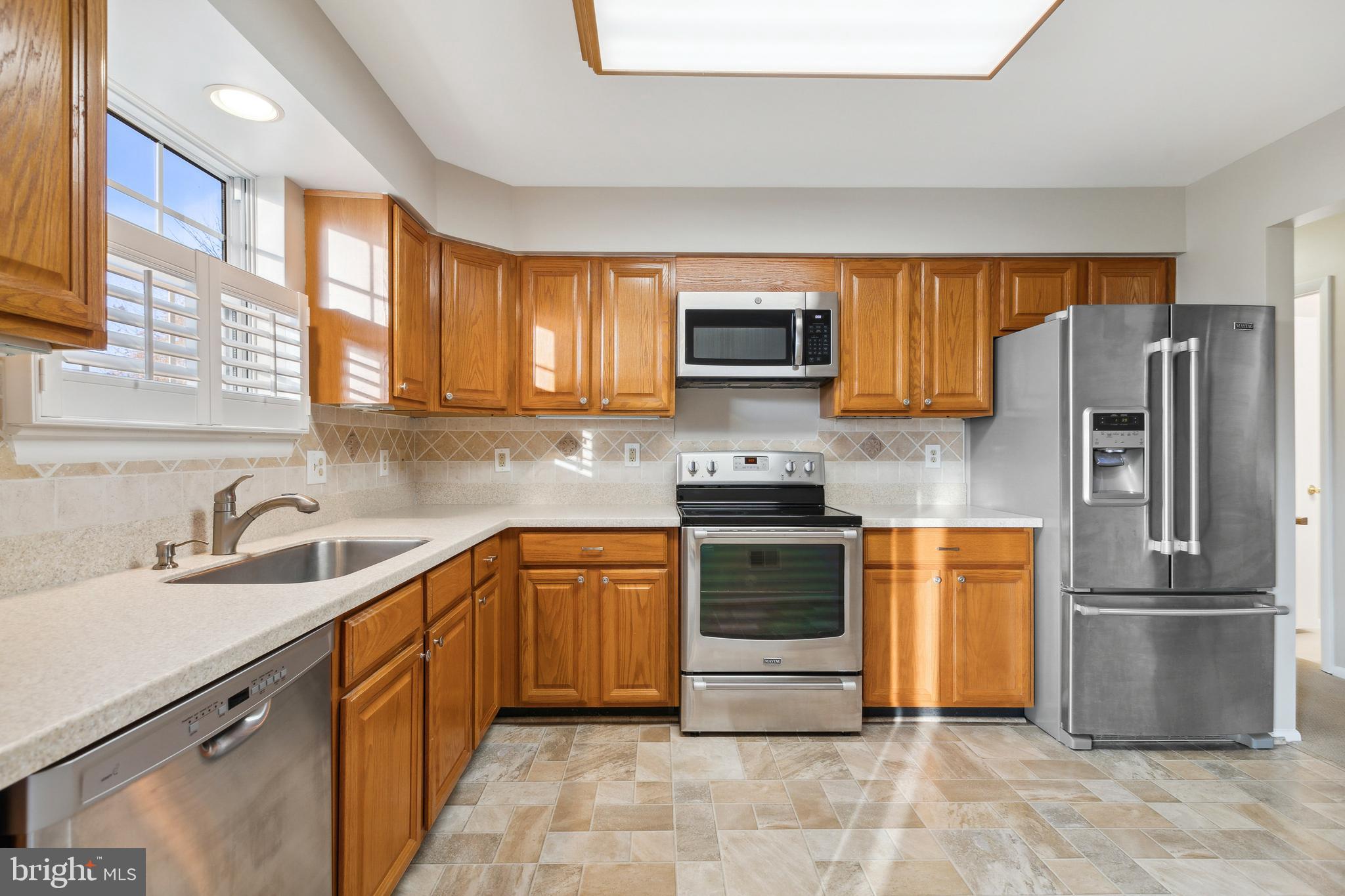 5692 Crabapple DRIVE