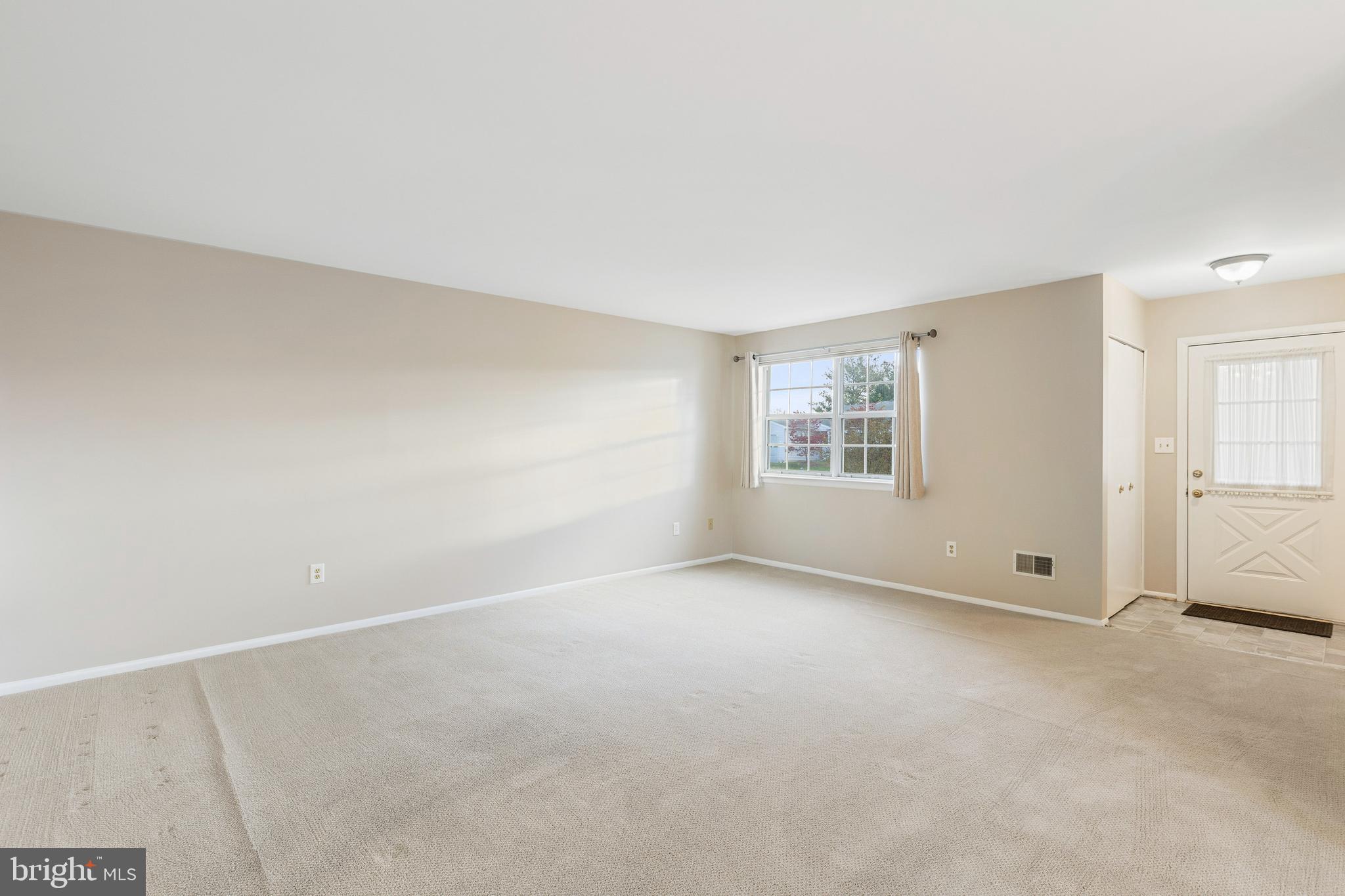 5692 Crabapple DRIVE