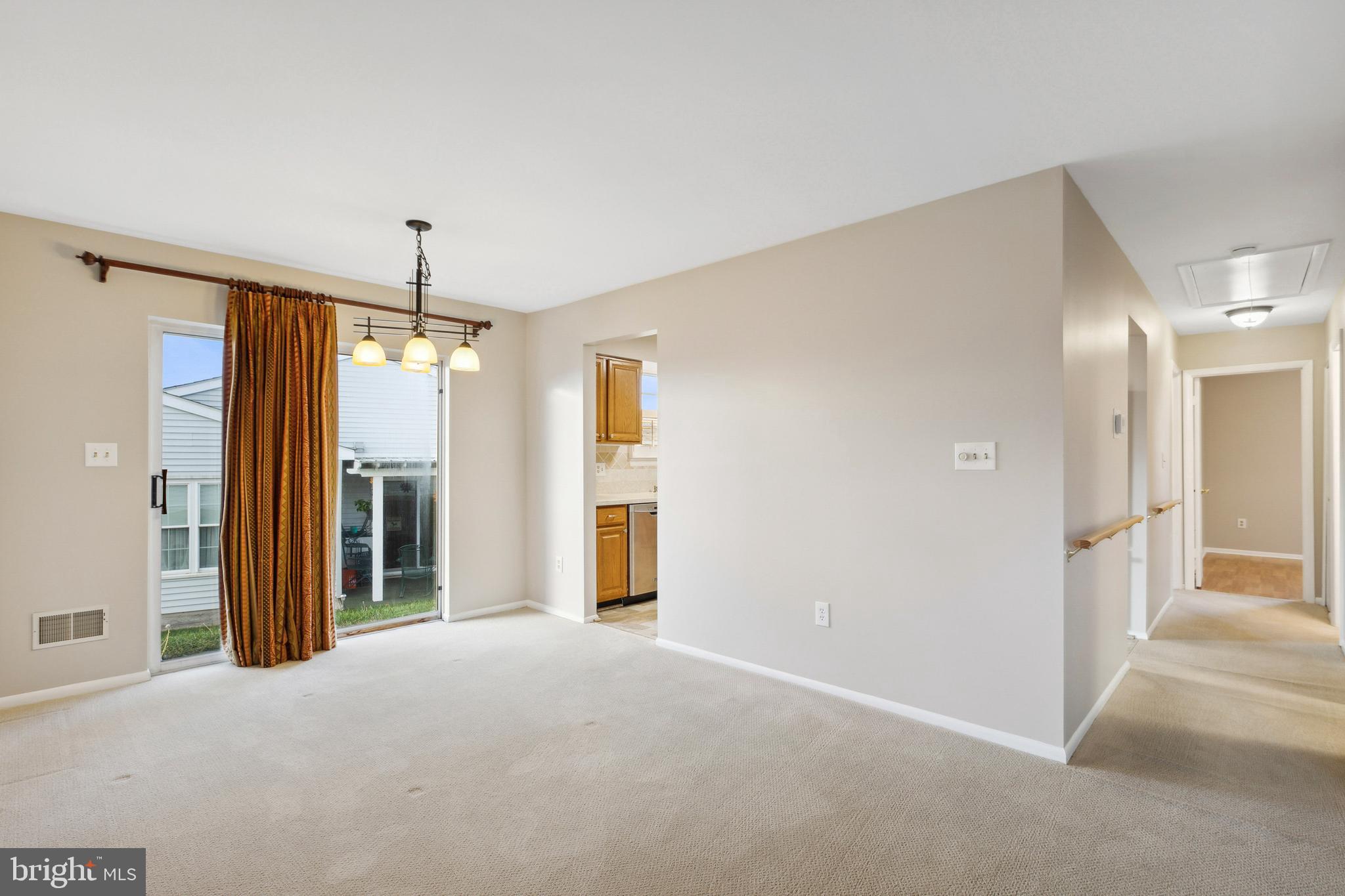 5692 Crabapple DRIVE