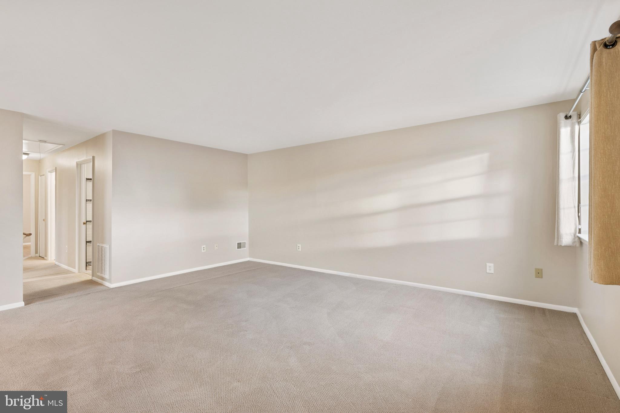 5692 Crabapple DRIVE