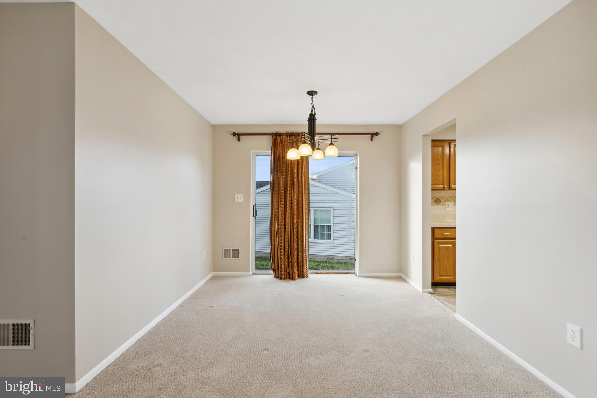 5692 Crabapple DRIVE
