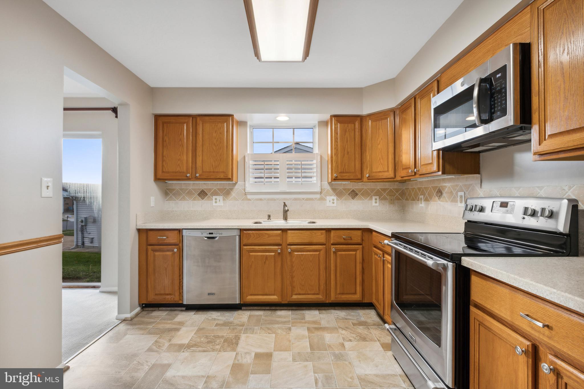 5692 Crabapple DRIVE