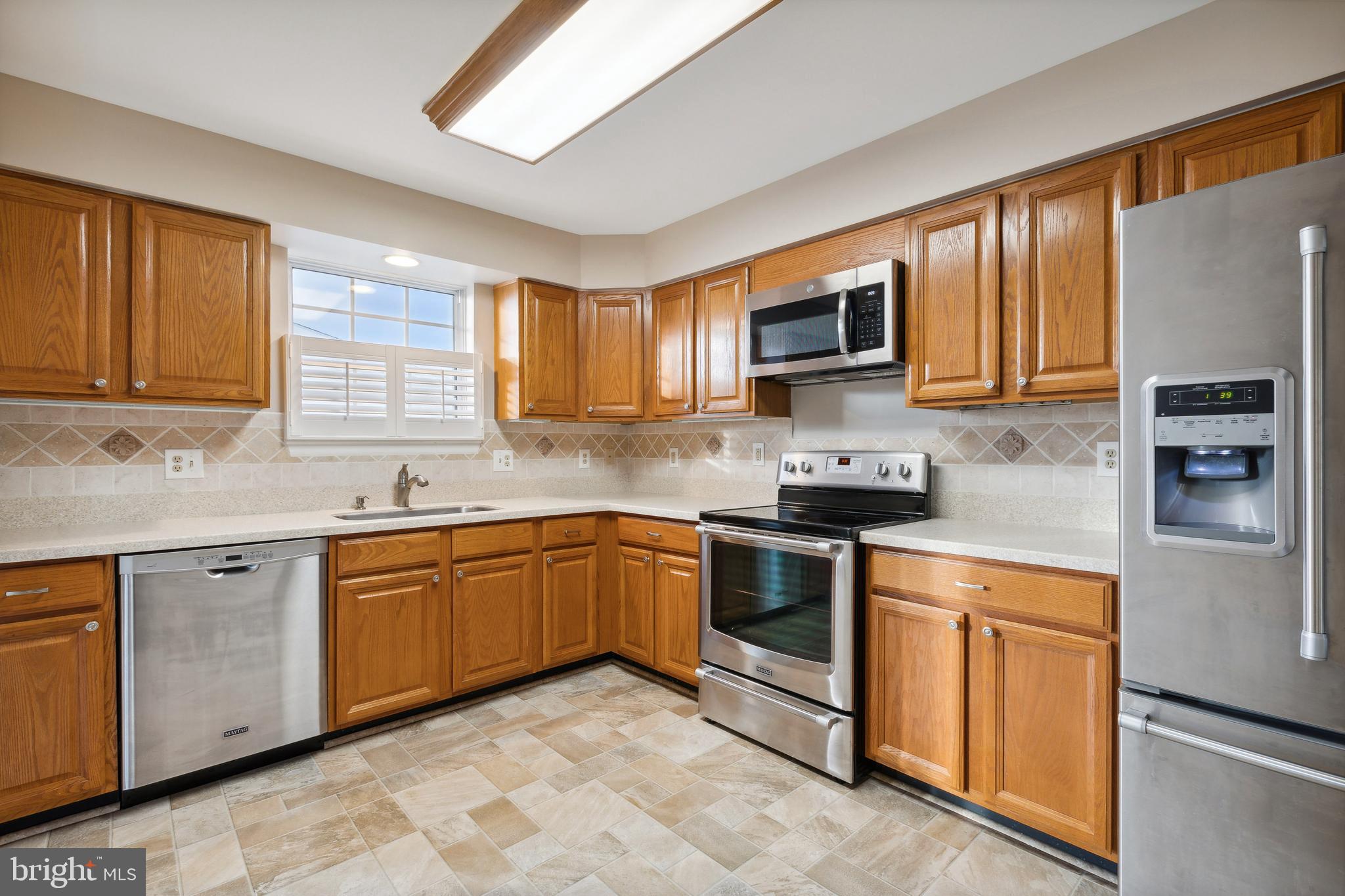 5692 Crabapple DRIVE
