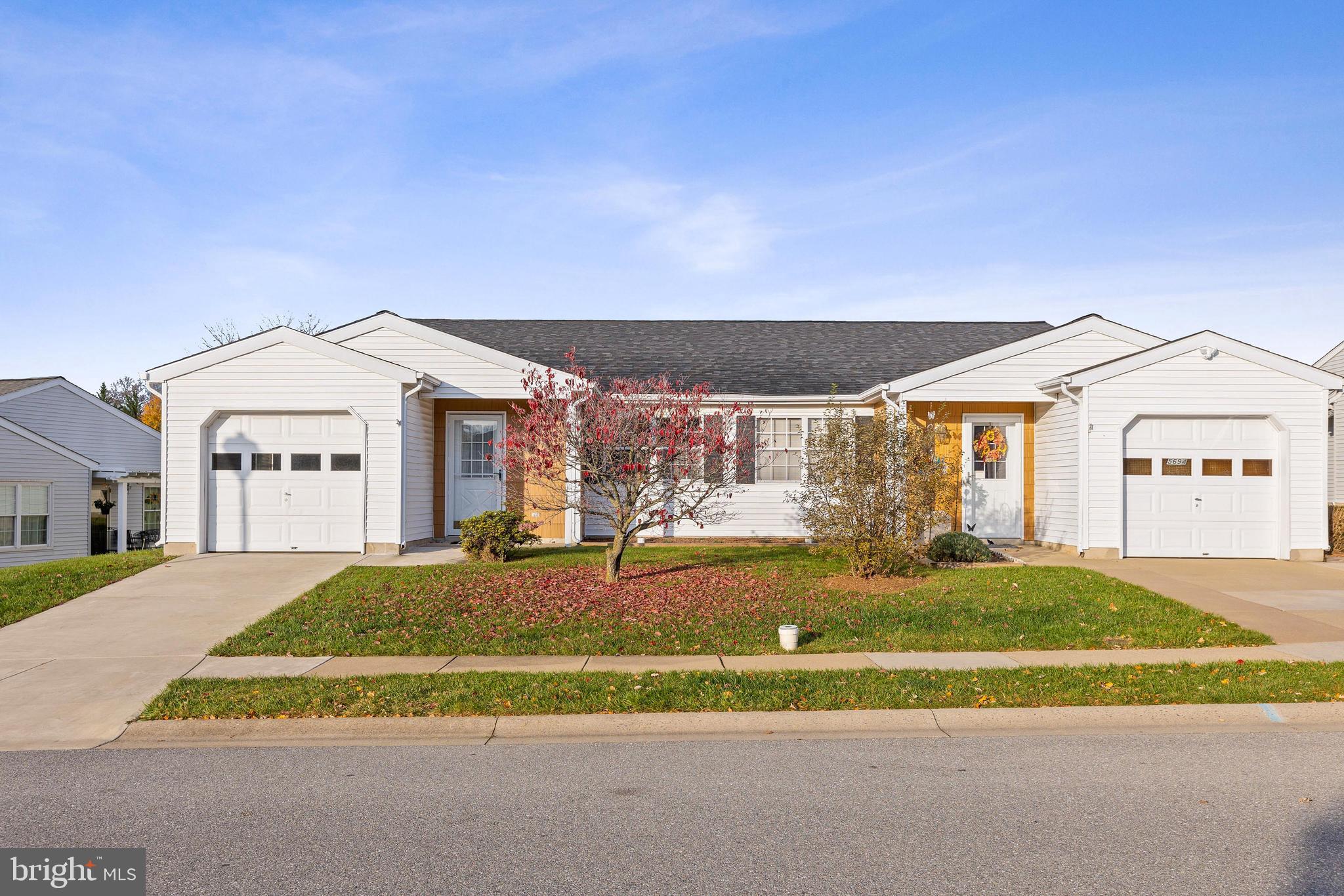 5692 Crabapple DRIVE