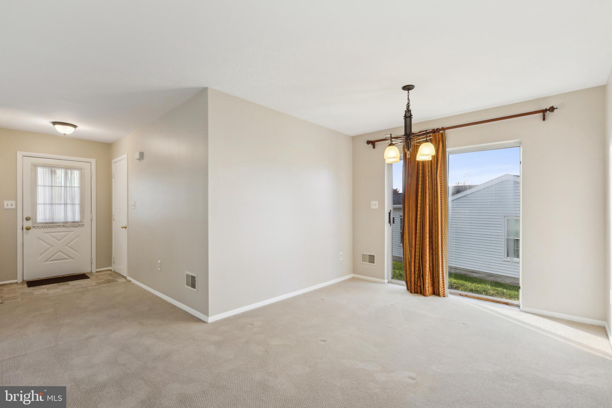 5692 Crabapple DRIVE