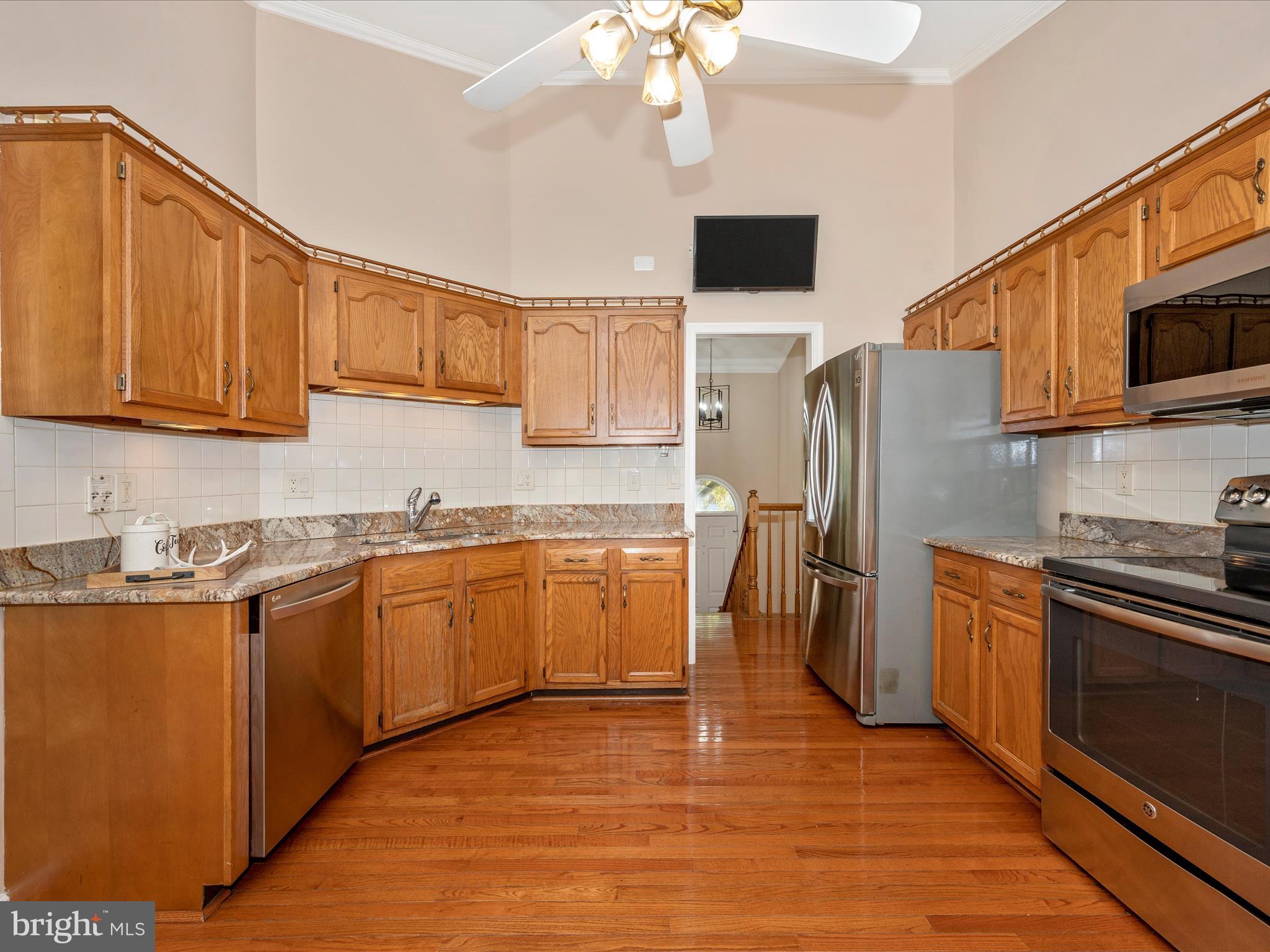 10392 Hedgeapple BEND