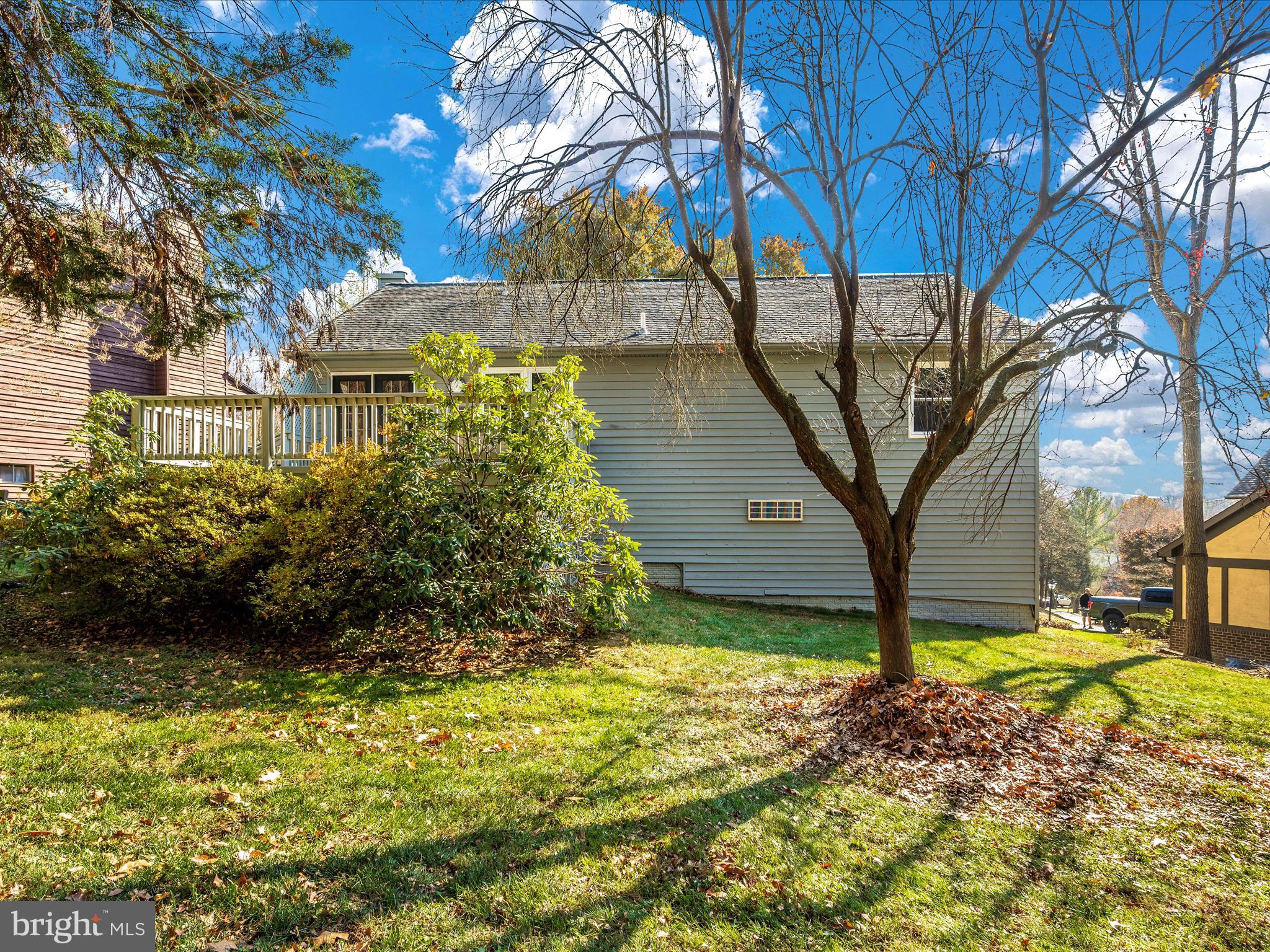 10392 Hedgeapple BEND