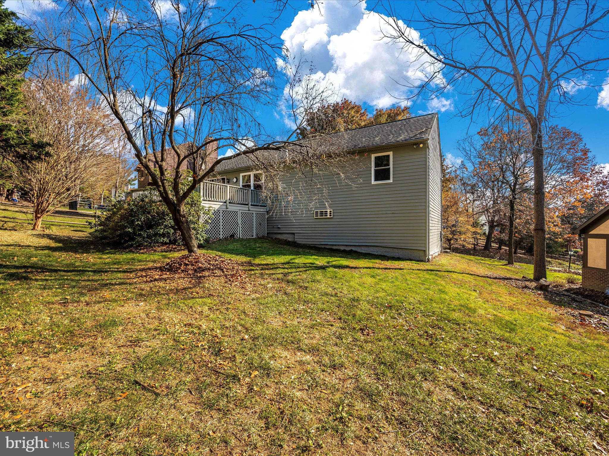 10392 Hedgeapple BEND