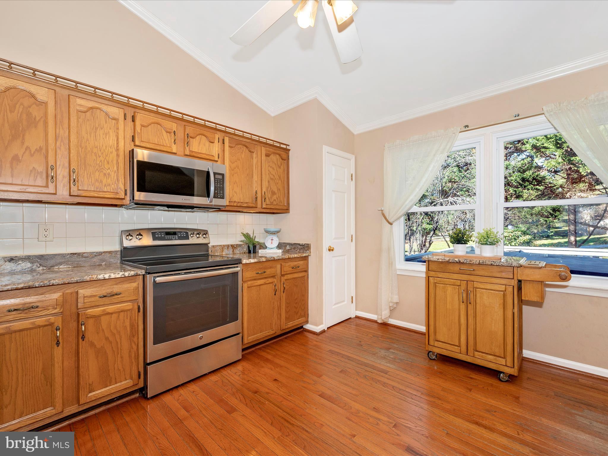 10392 Hedgeapple BEND