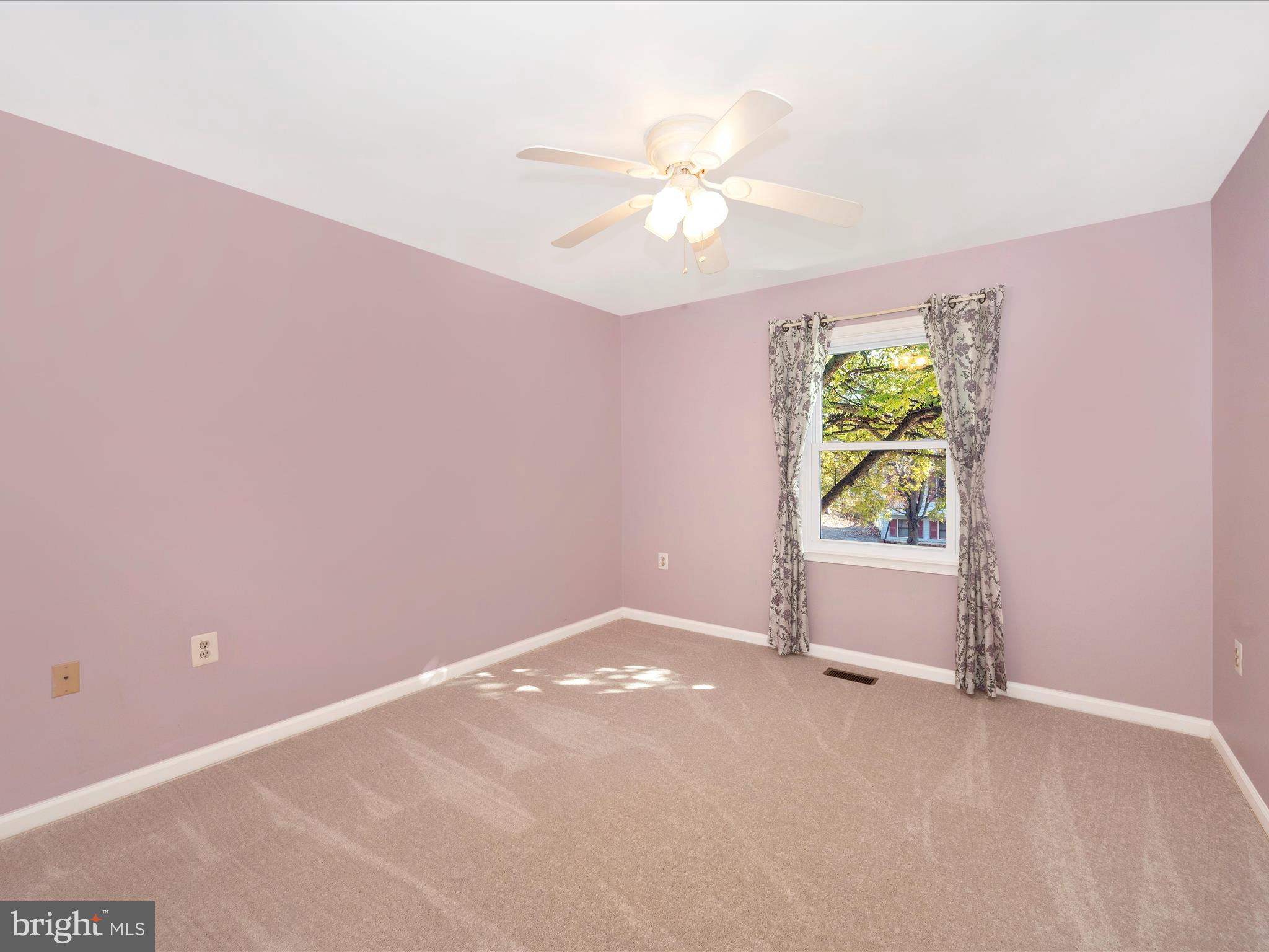 10392 Hedgeapple BEND