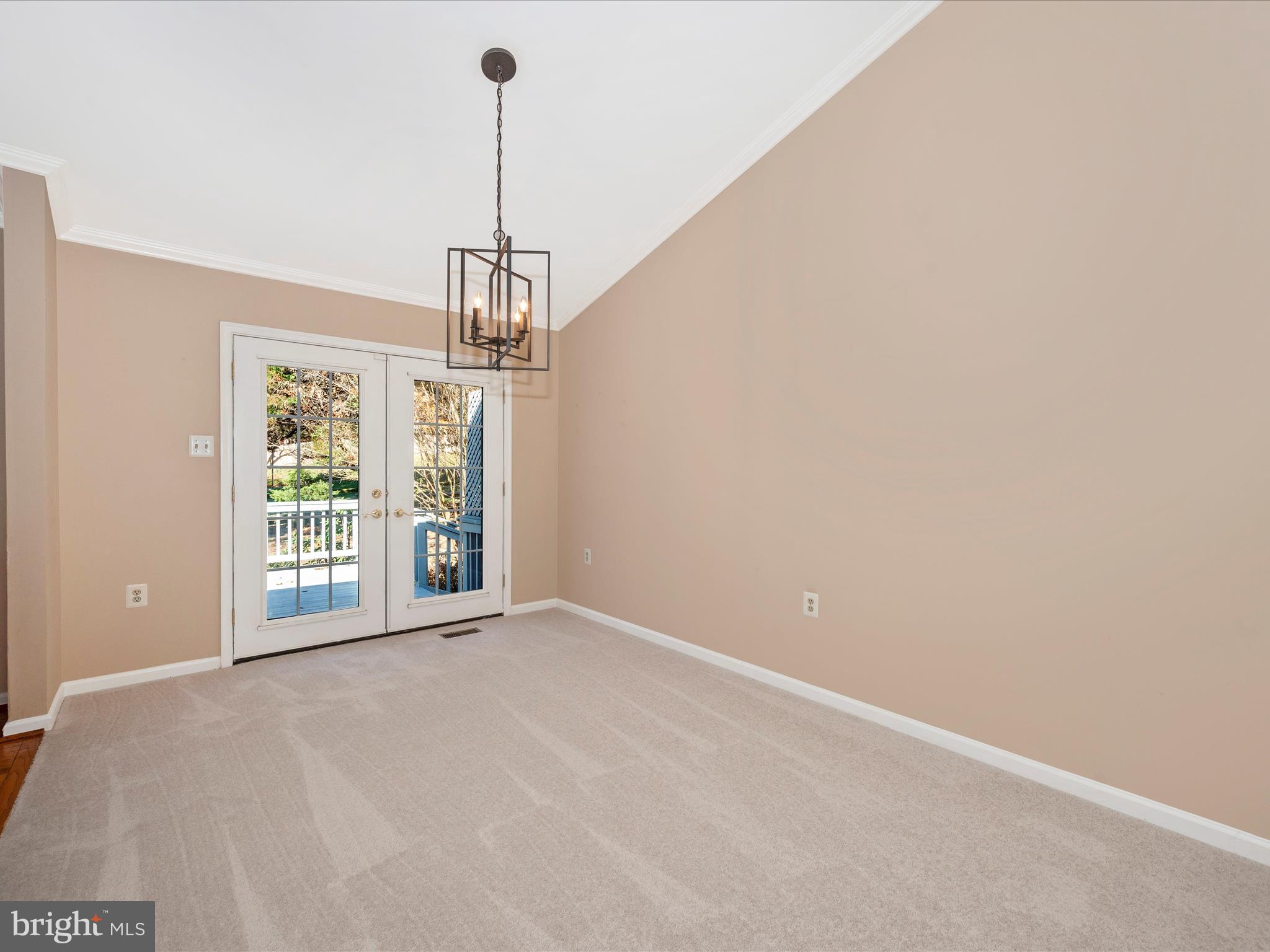 10392 Hedgeapple BEND