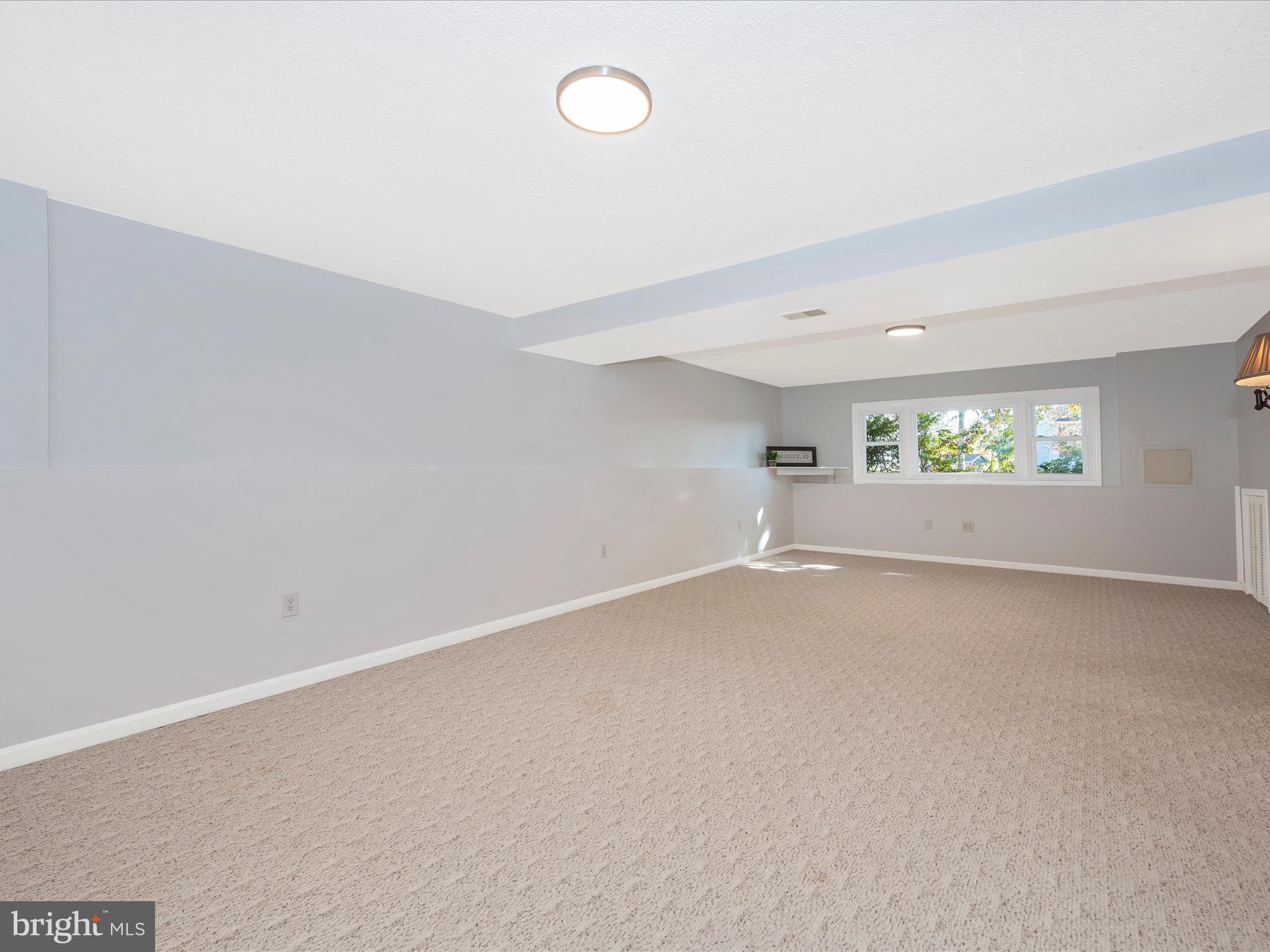 10392 Hedgeapple BEND