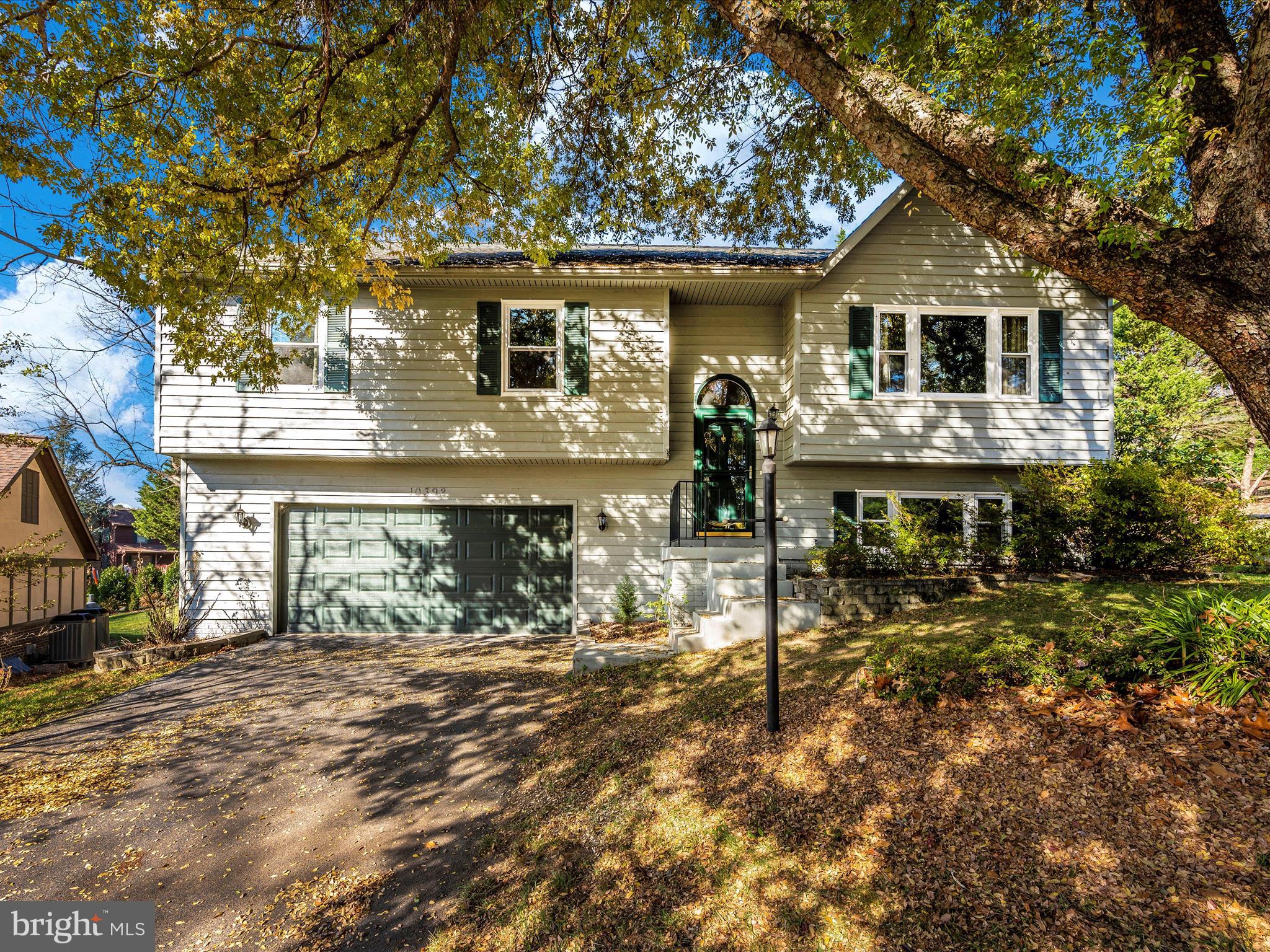 10392 Hedgeapple BEND