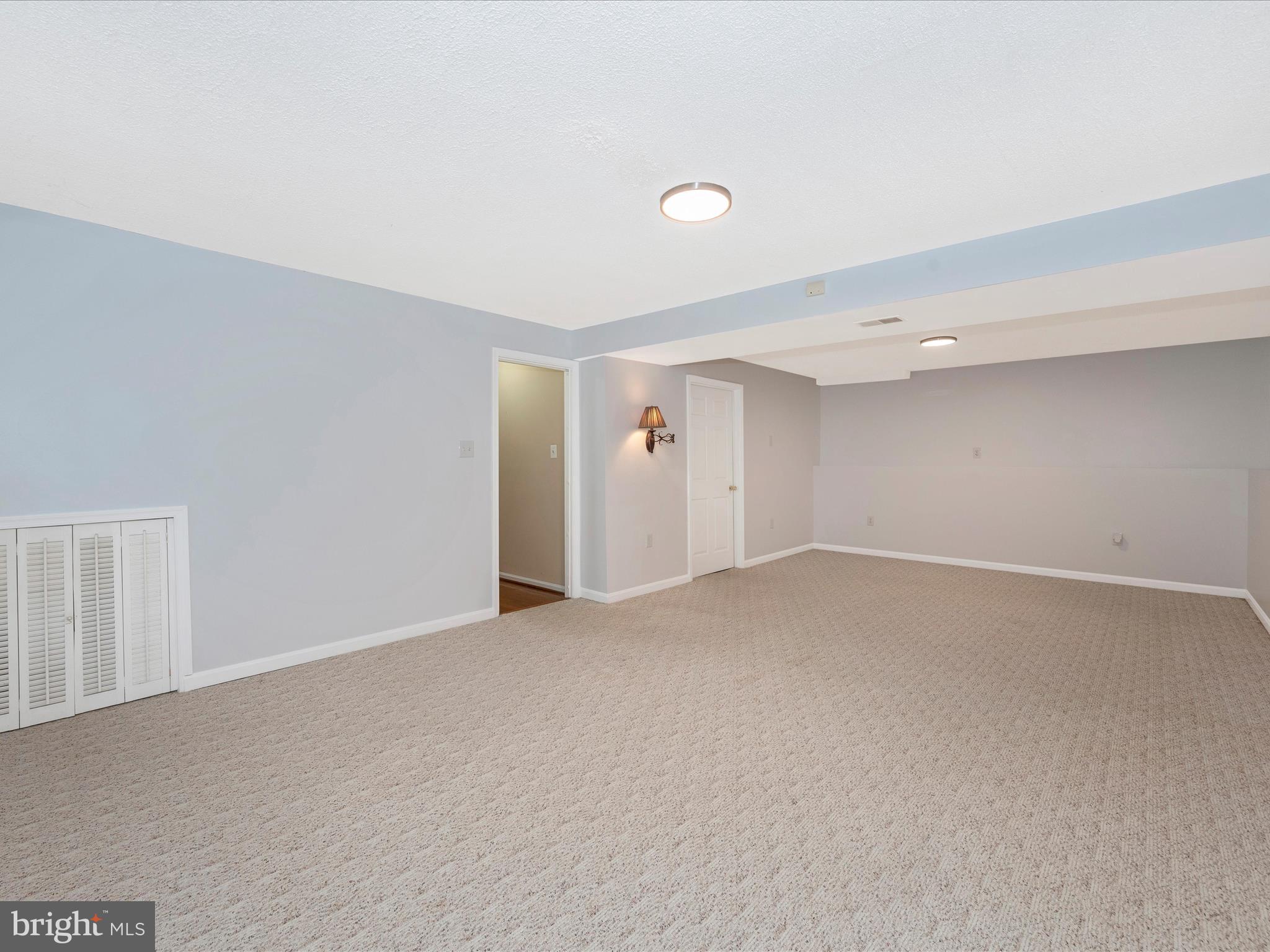 10392 Hedgeapple BEND