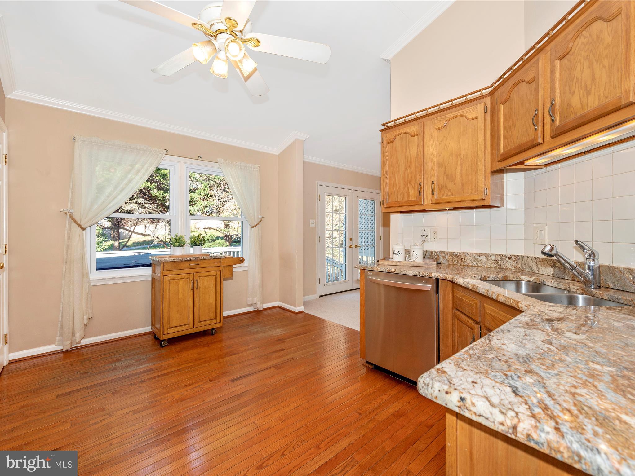 10392 Hedgeapple BEND