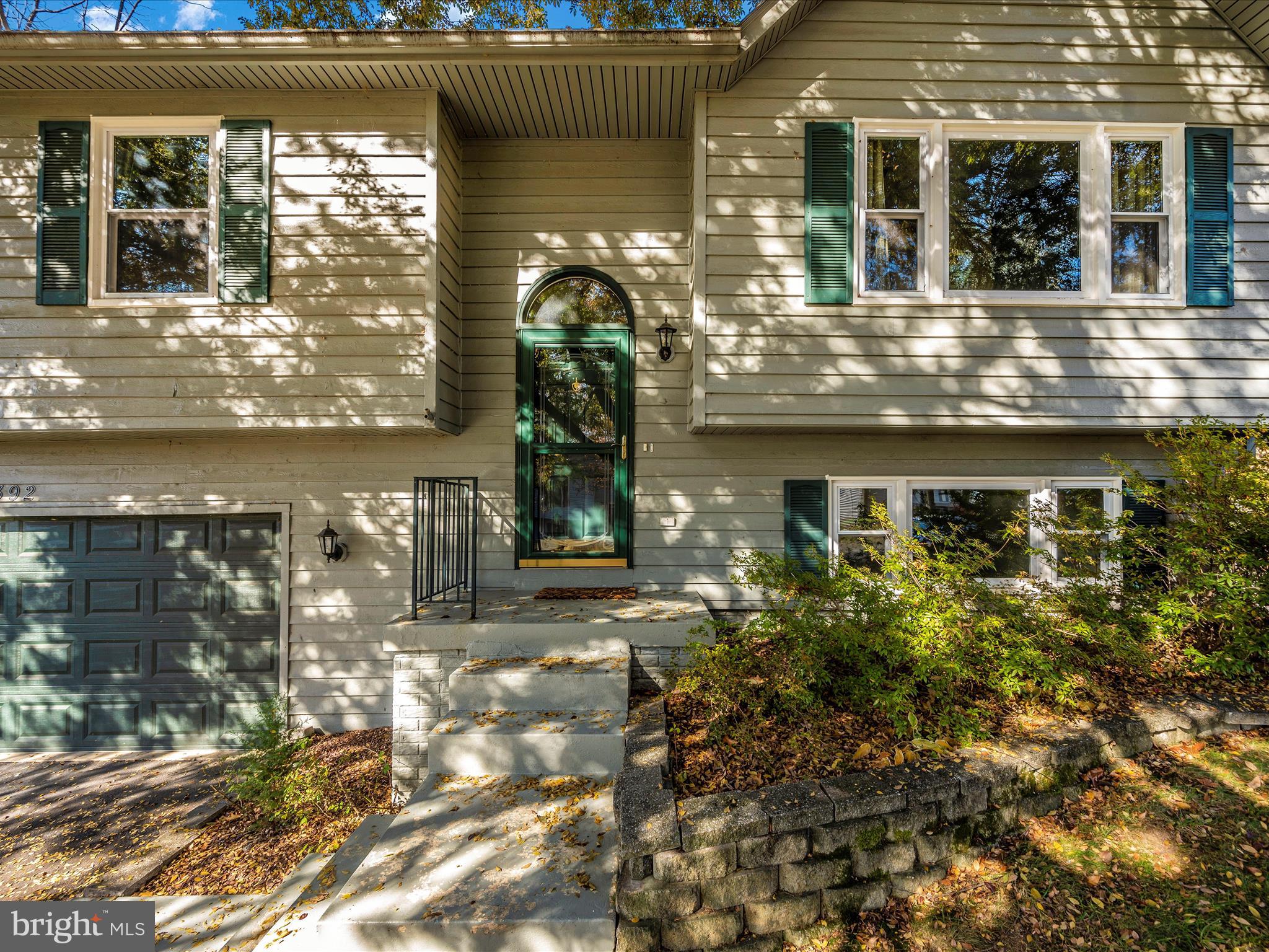 10392 Hedgeapple BEND