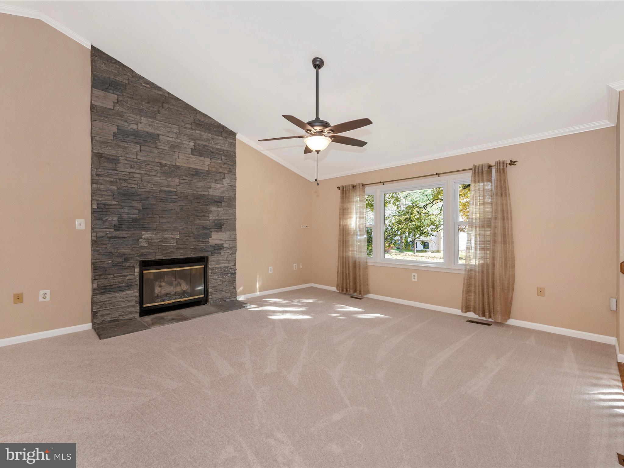 10392 Hedgeapple BEND