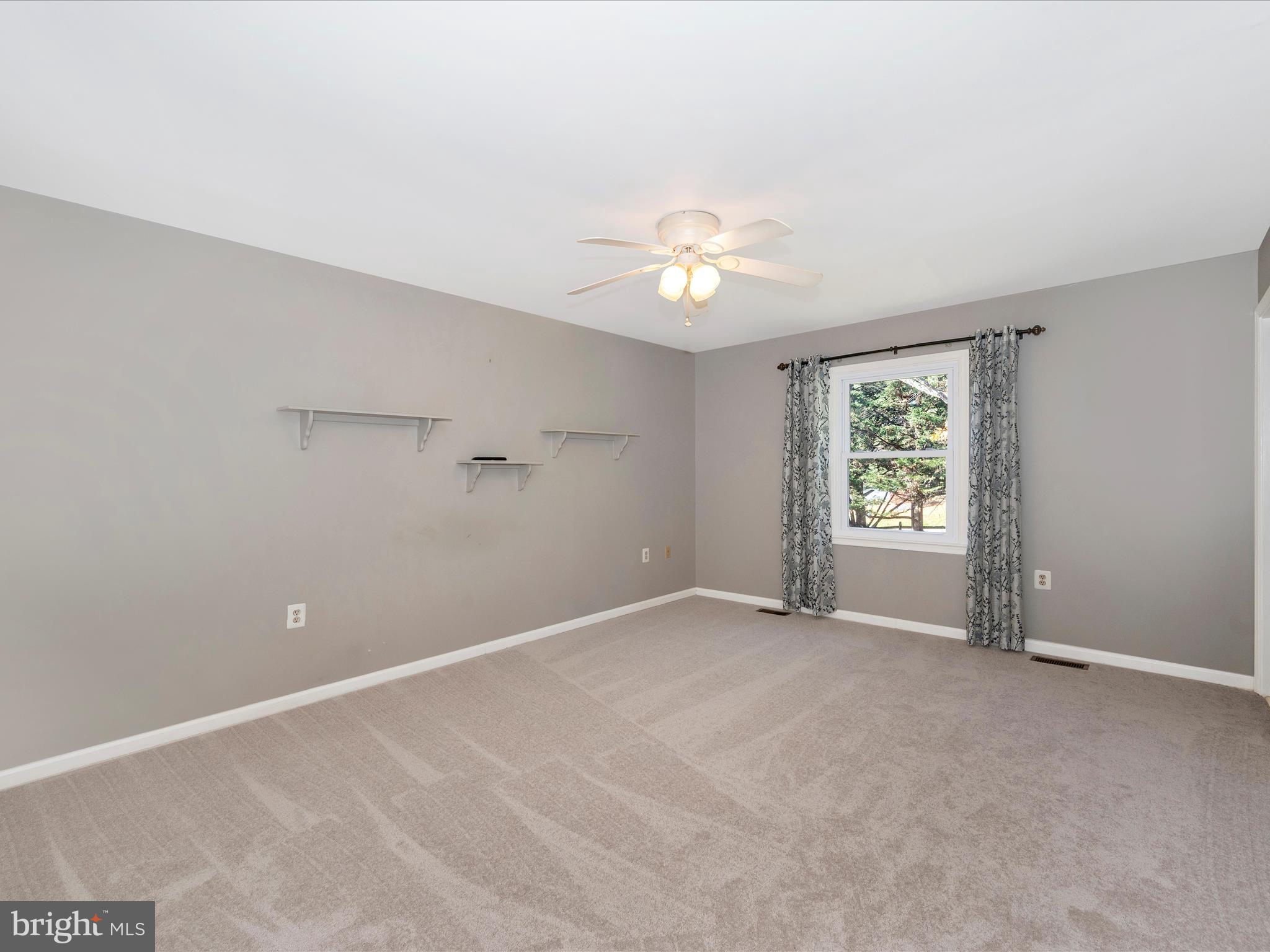 10392 Hedgeapple BEND