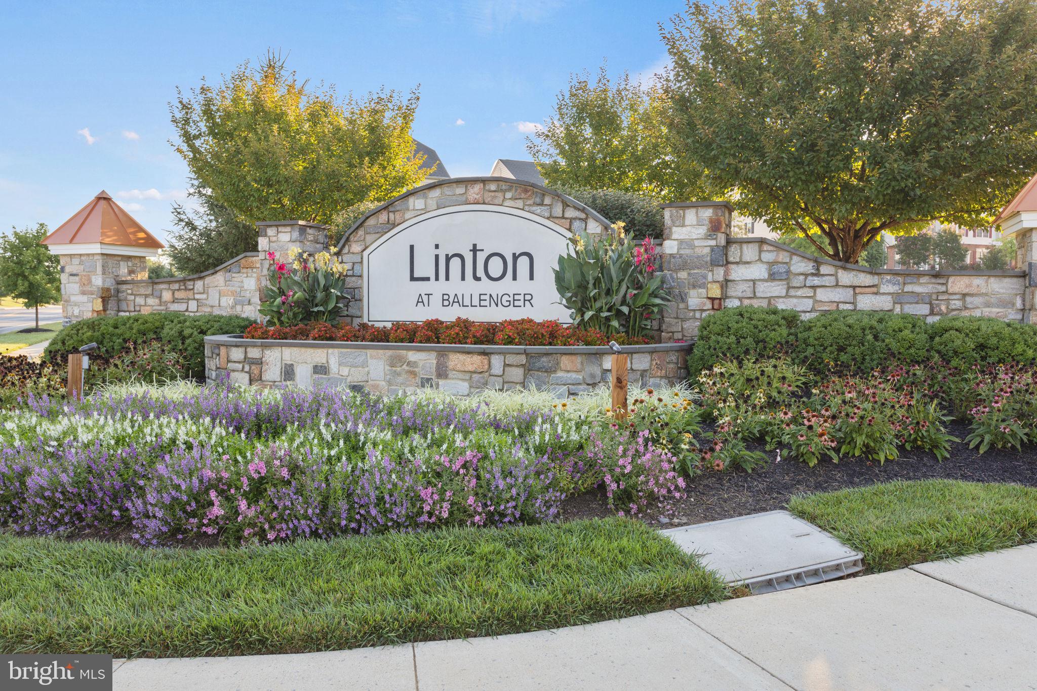 6405 Walcott LANE