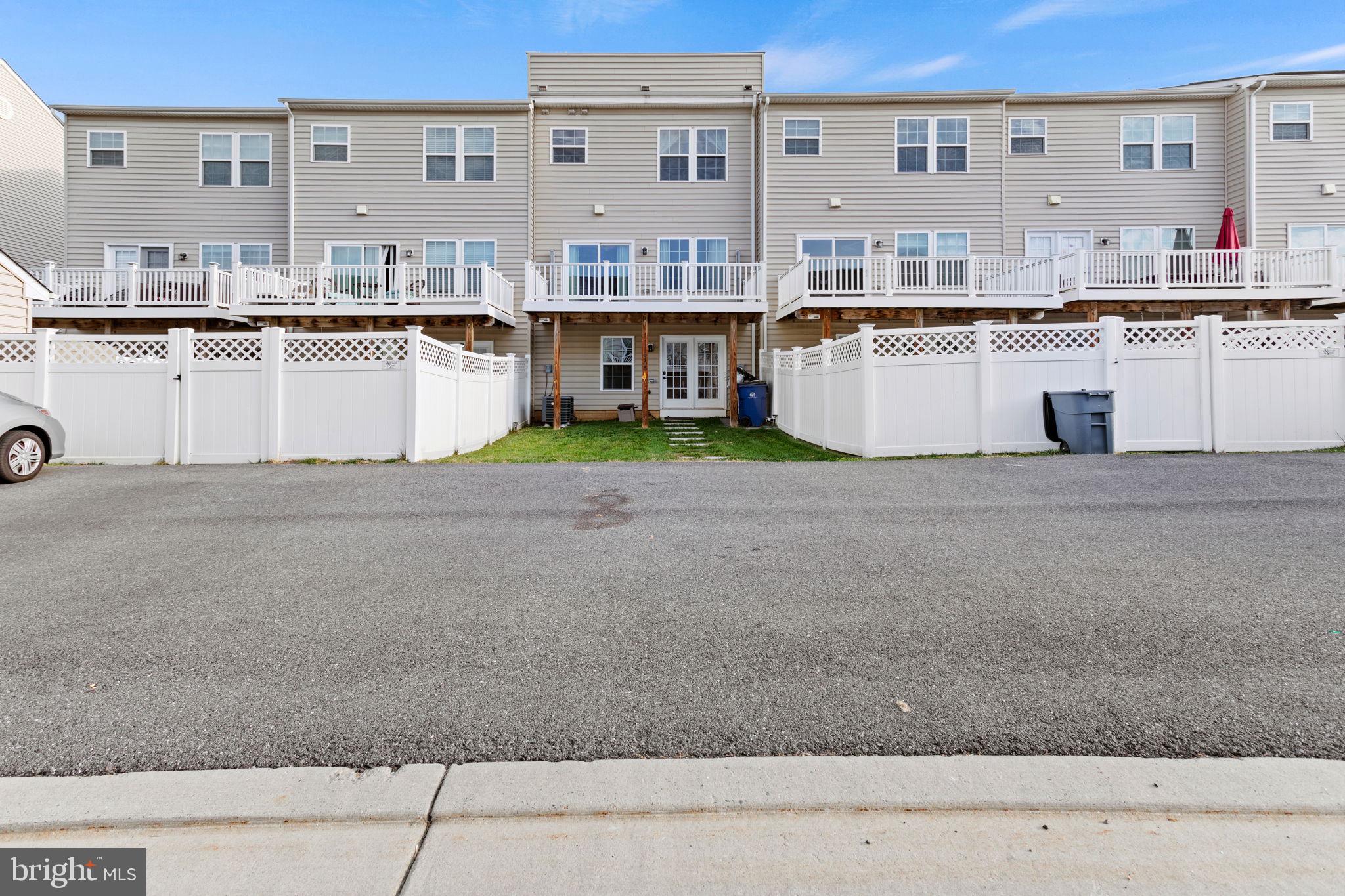 6405 Walcott LANE