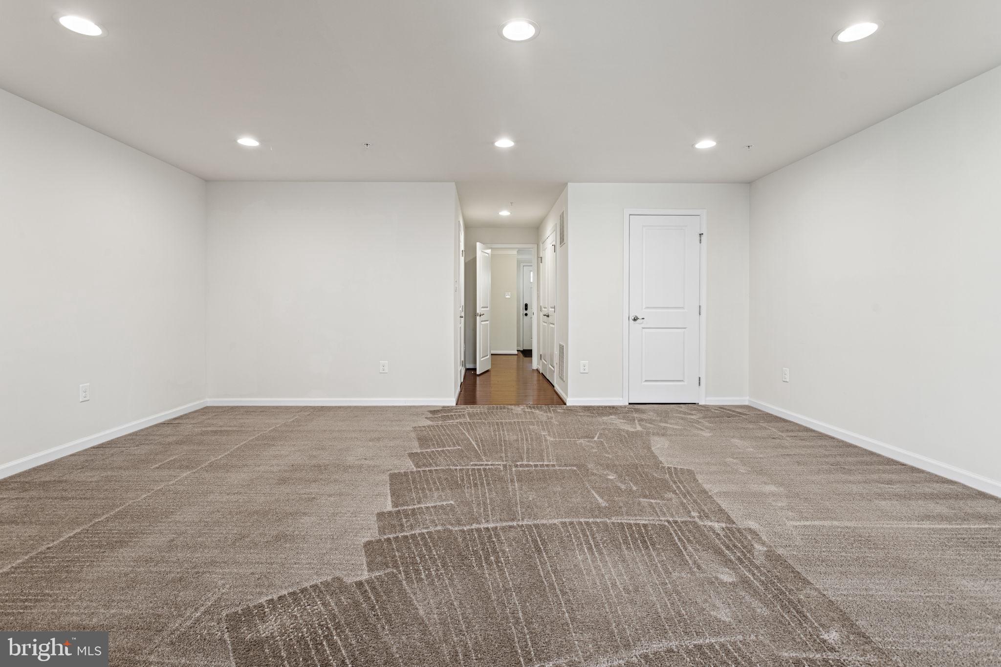 6405 Walcott LANE