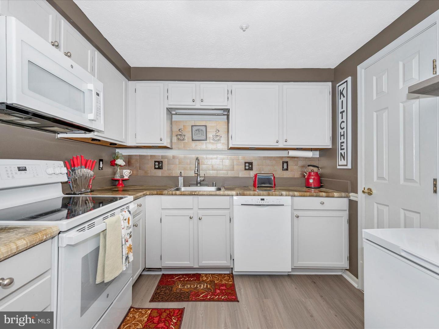 594 Boysenberry LANE