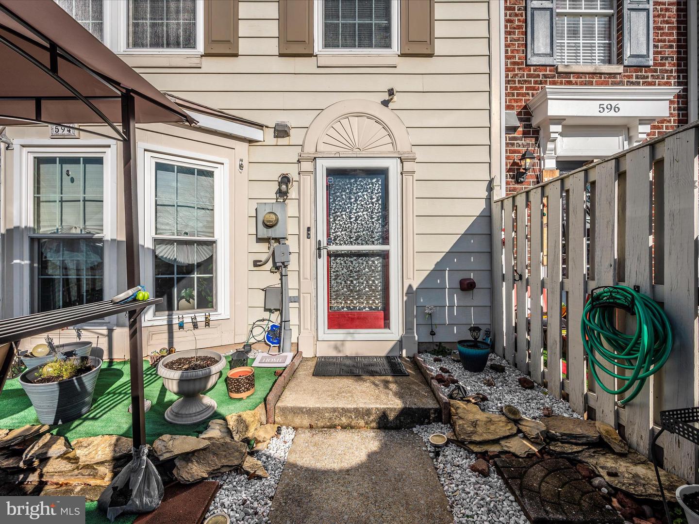 594 Boysenberry LANE