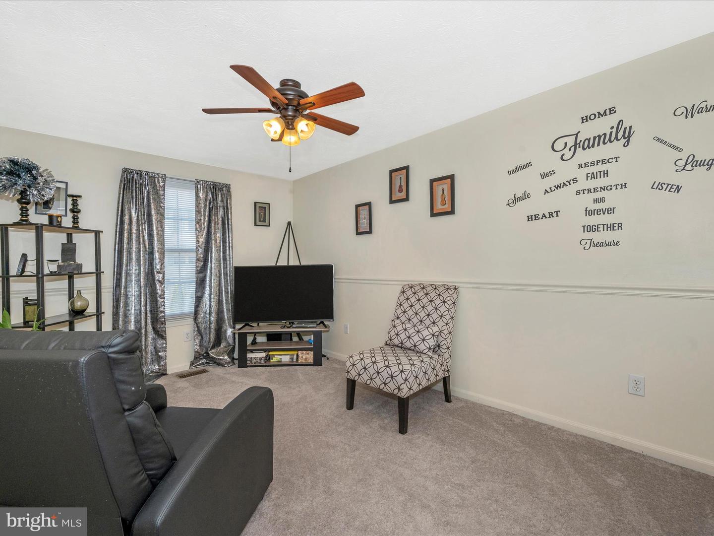 594 Boysenberry LANE