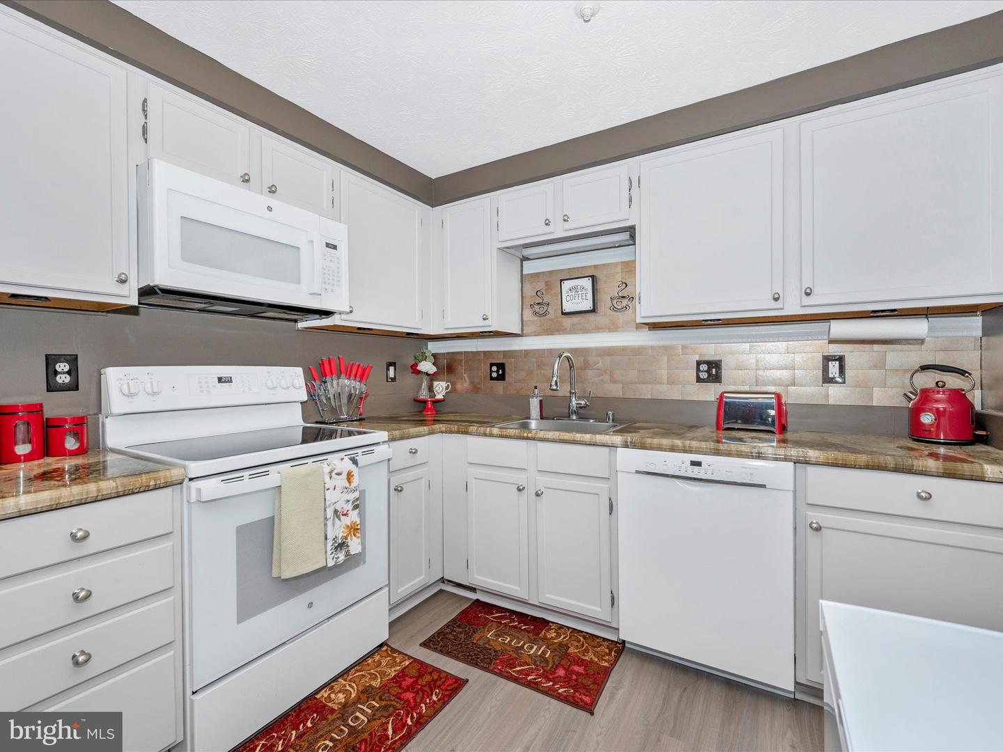 594 Boysenberry LANE