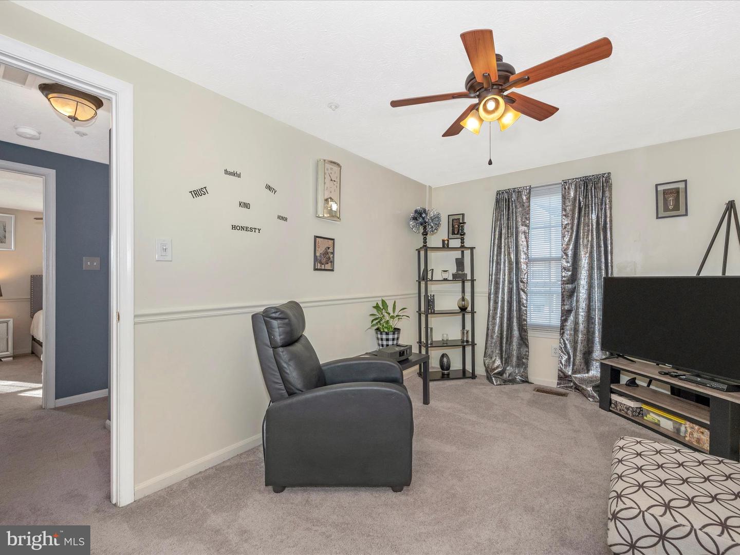 594 Boysenberry LANE