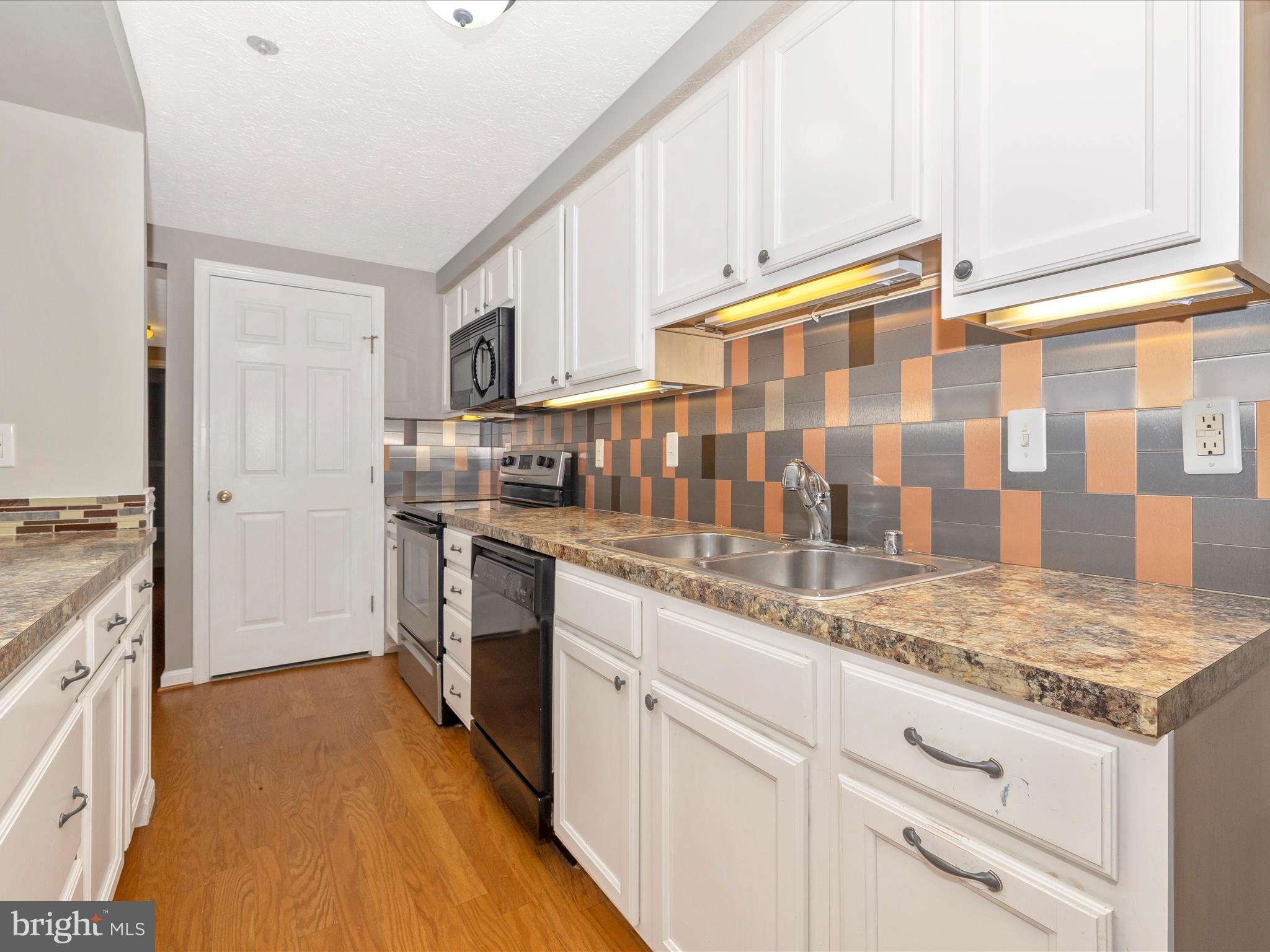 617 Himes Ave #Vi101