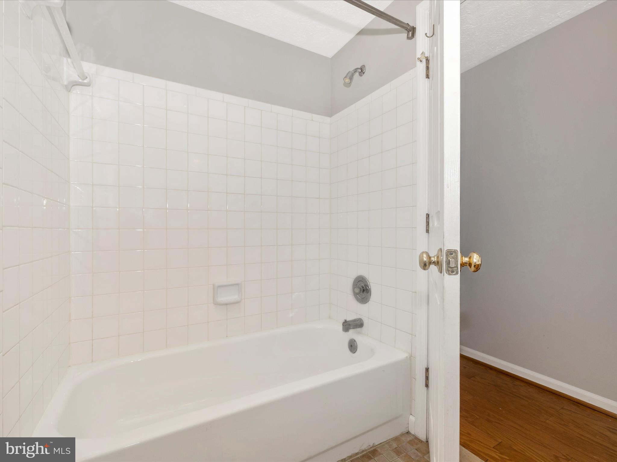 617 Himes Ave #Vi101