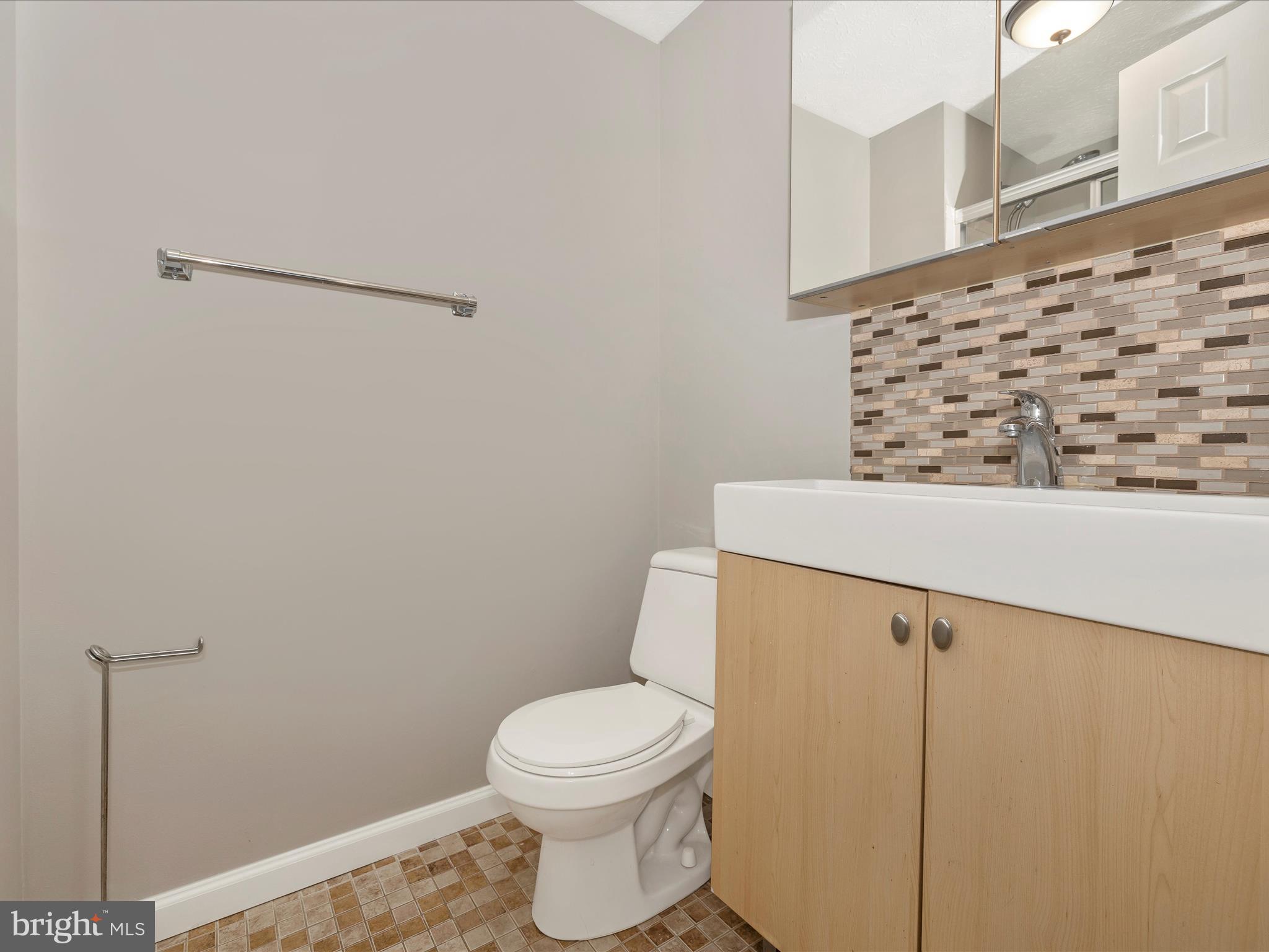 617 Himes Ave #Vi101