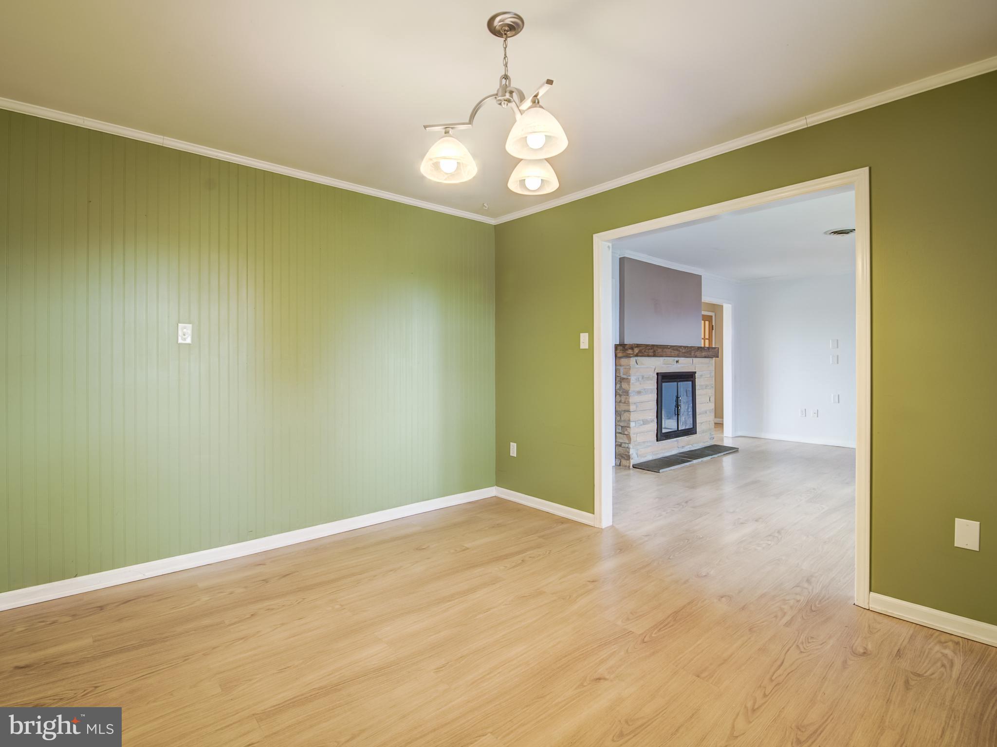 1233 Rosemont Dr