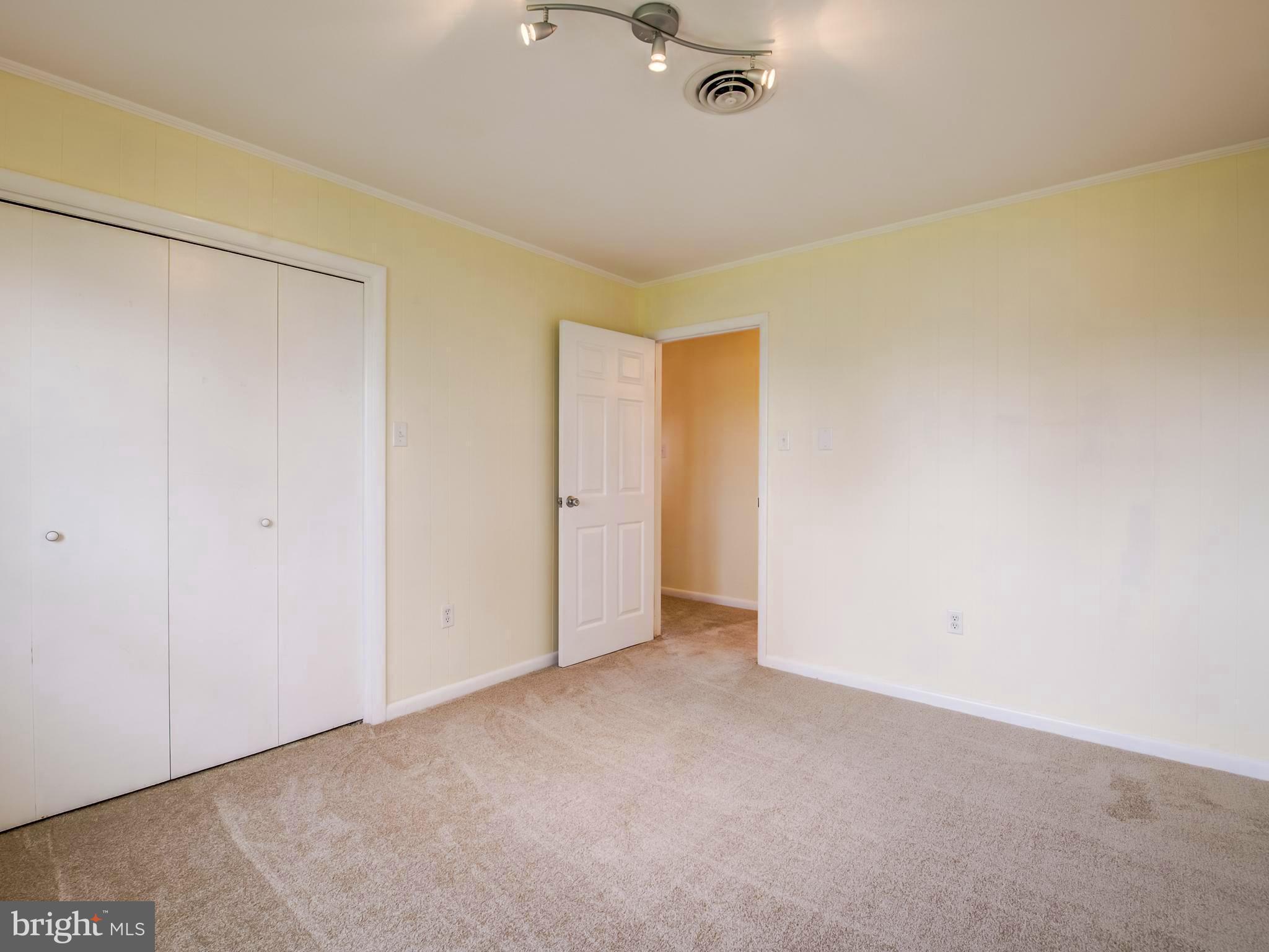 1233 Rosemont Dr
