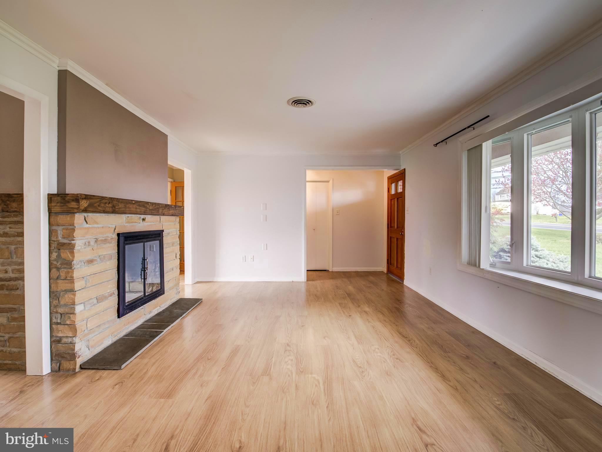 1233 Rosemont Dr
