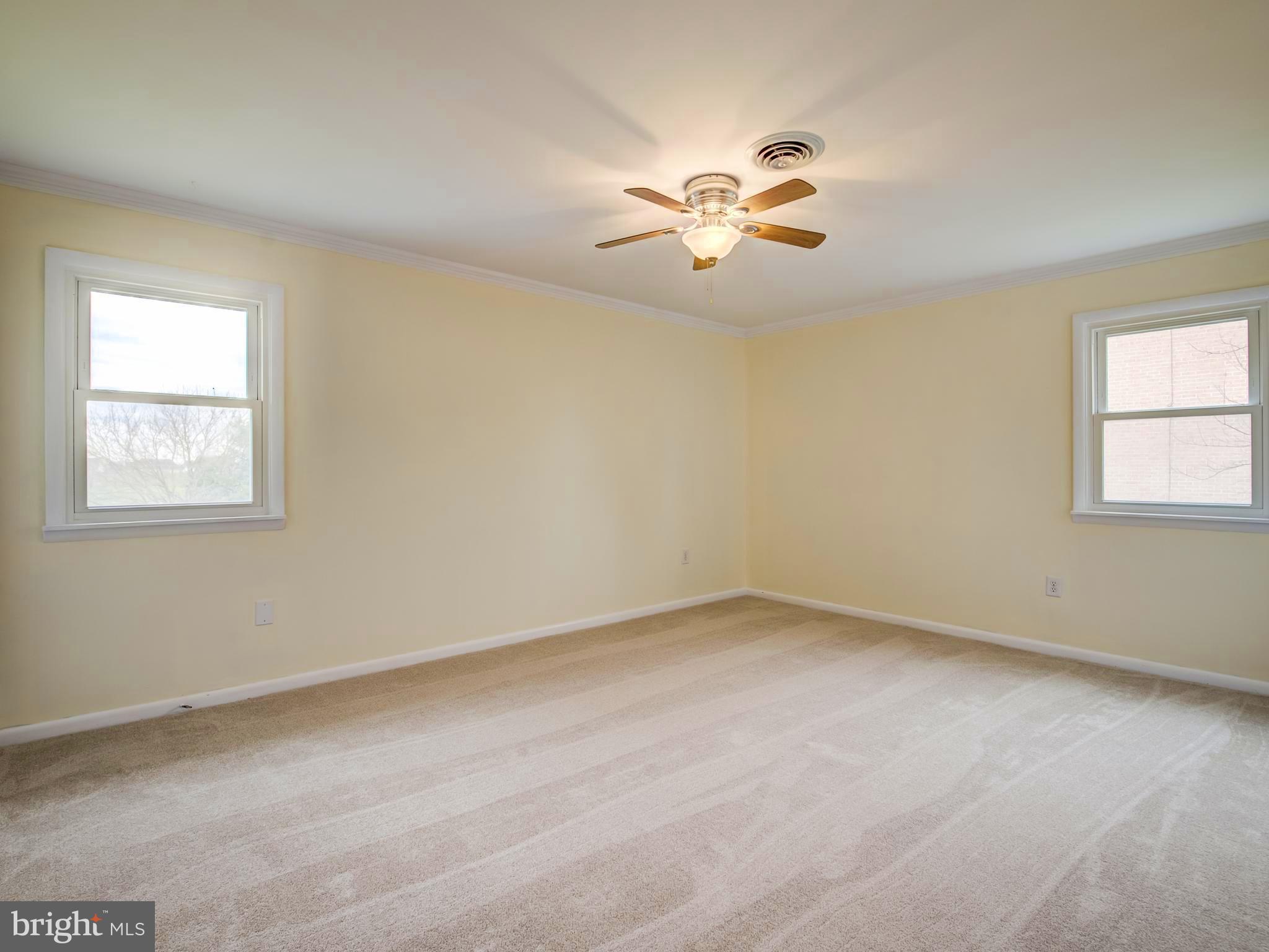 1233 Rosemont Dr