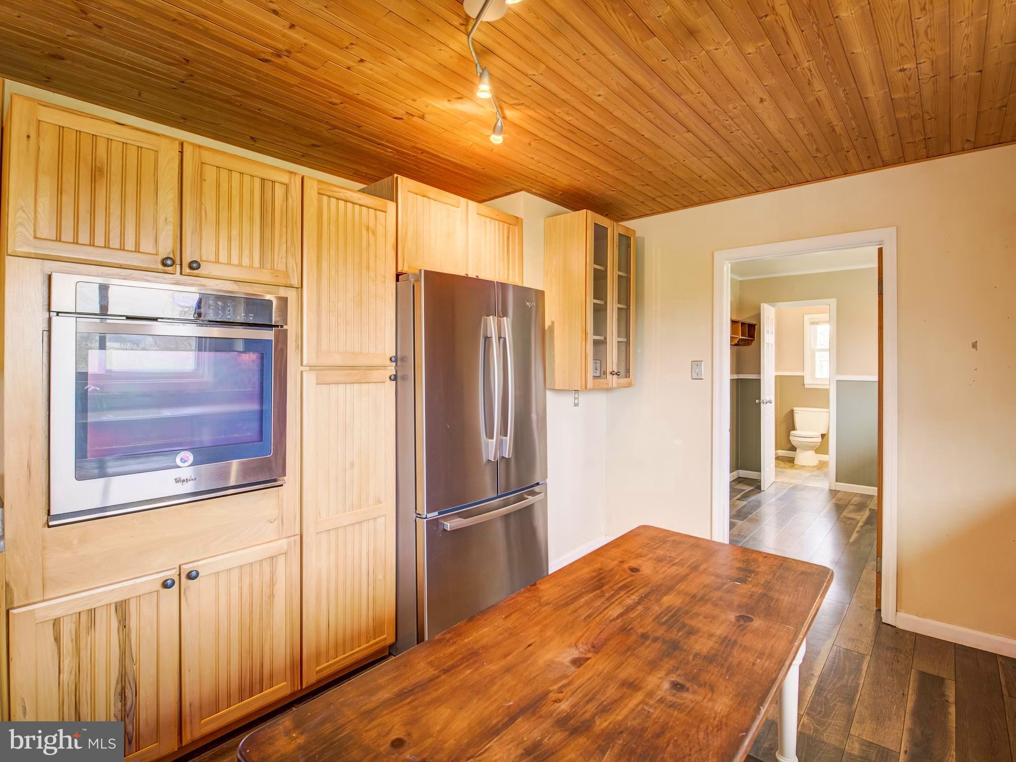 1233 Rosemont Dr