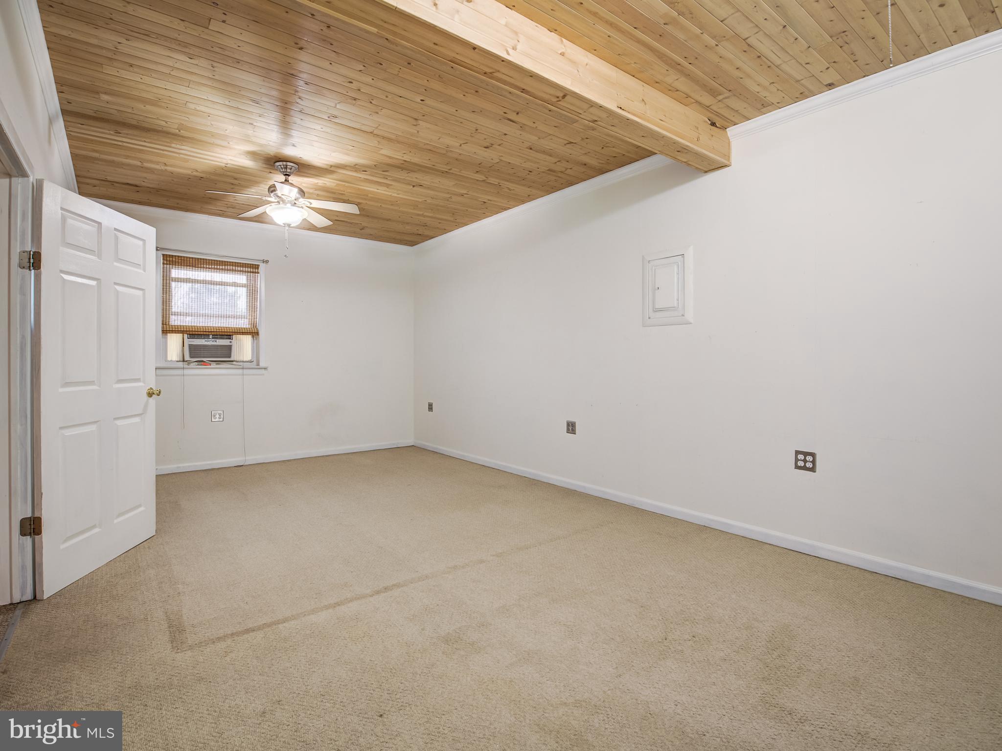 1233 Rosemont Dr
