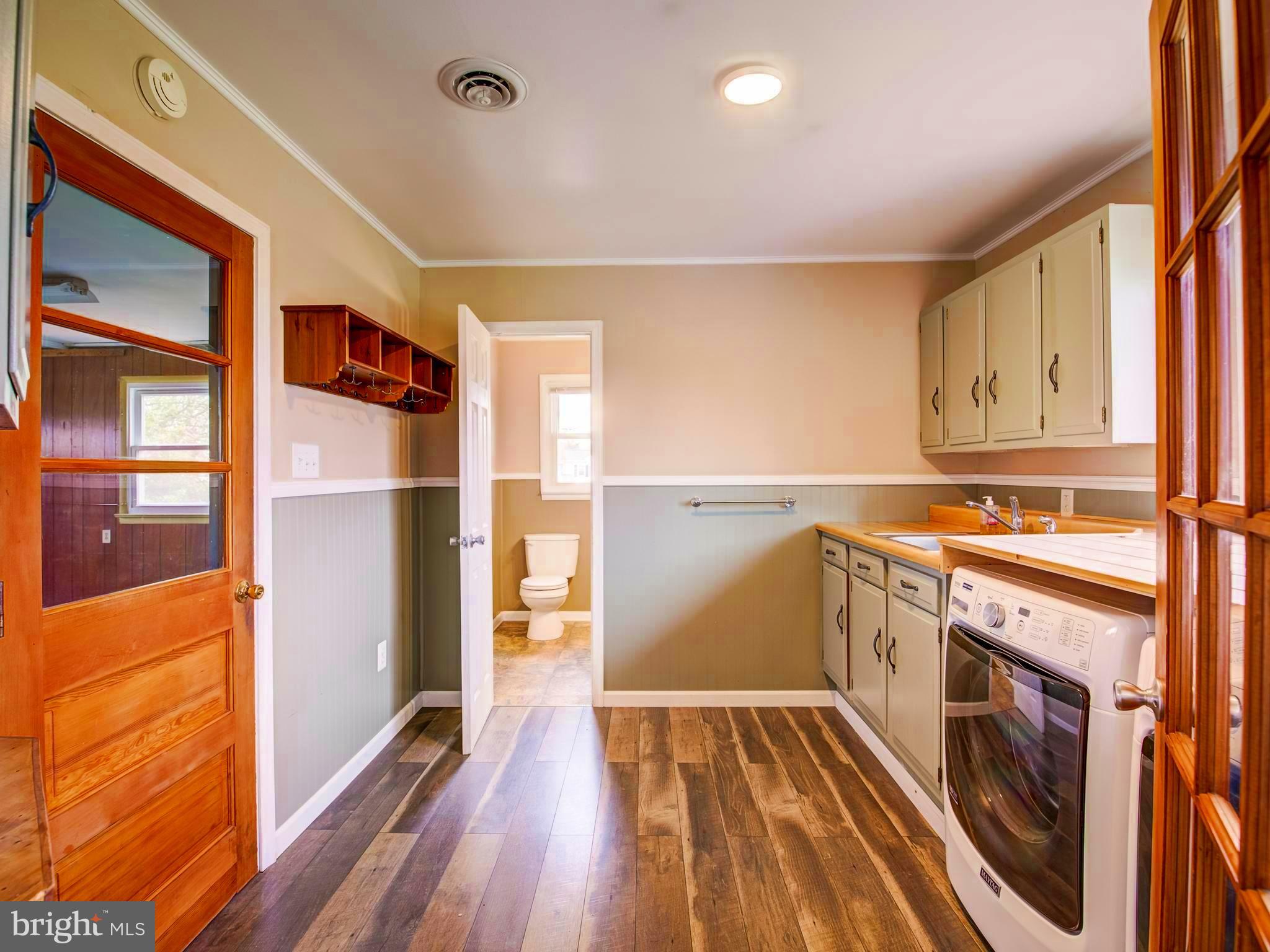 1233 Rosemont Dr